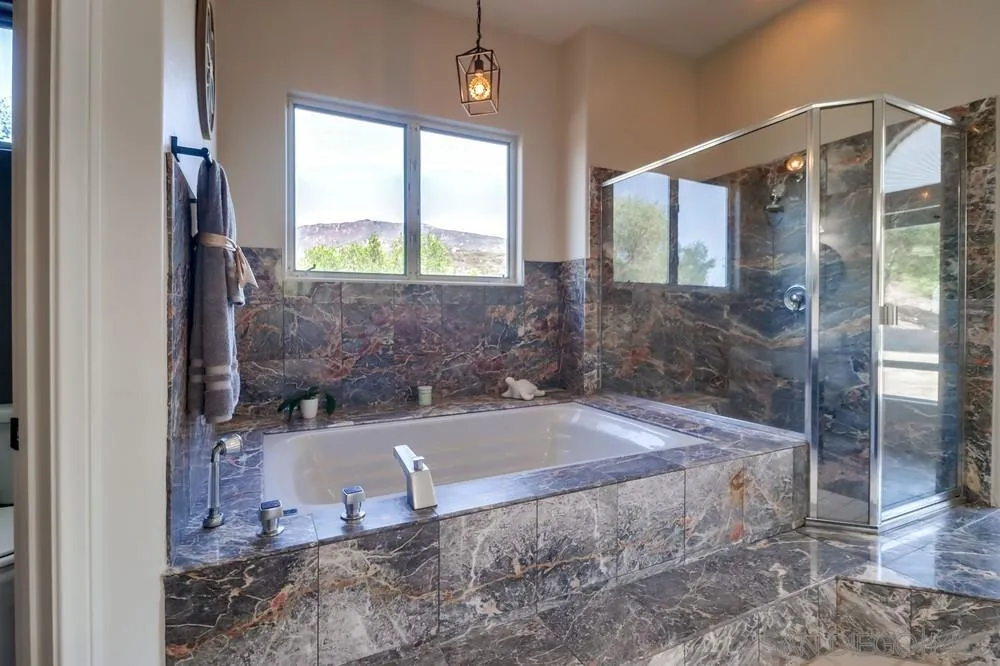 https://cdn.realtyfeed.com/cdn/127/250041674/9b11ee1e30918e8cccbb33a7099fff2d.webp