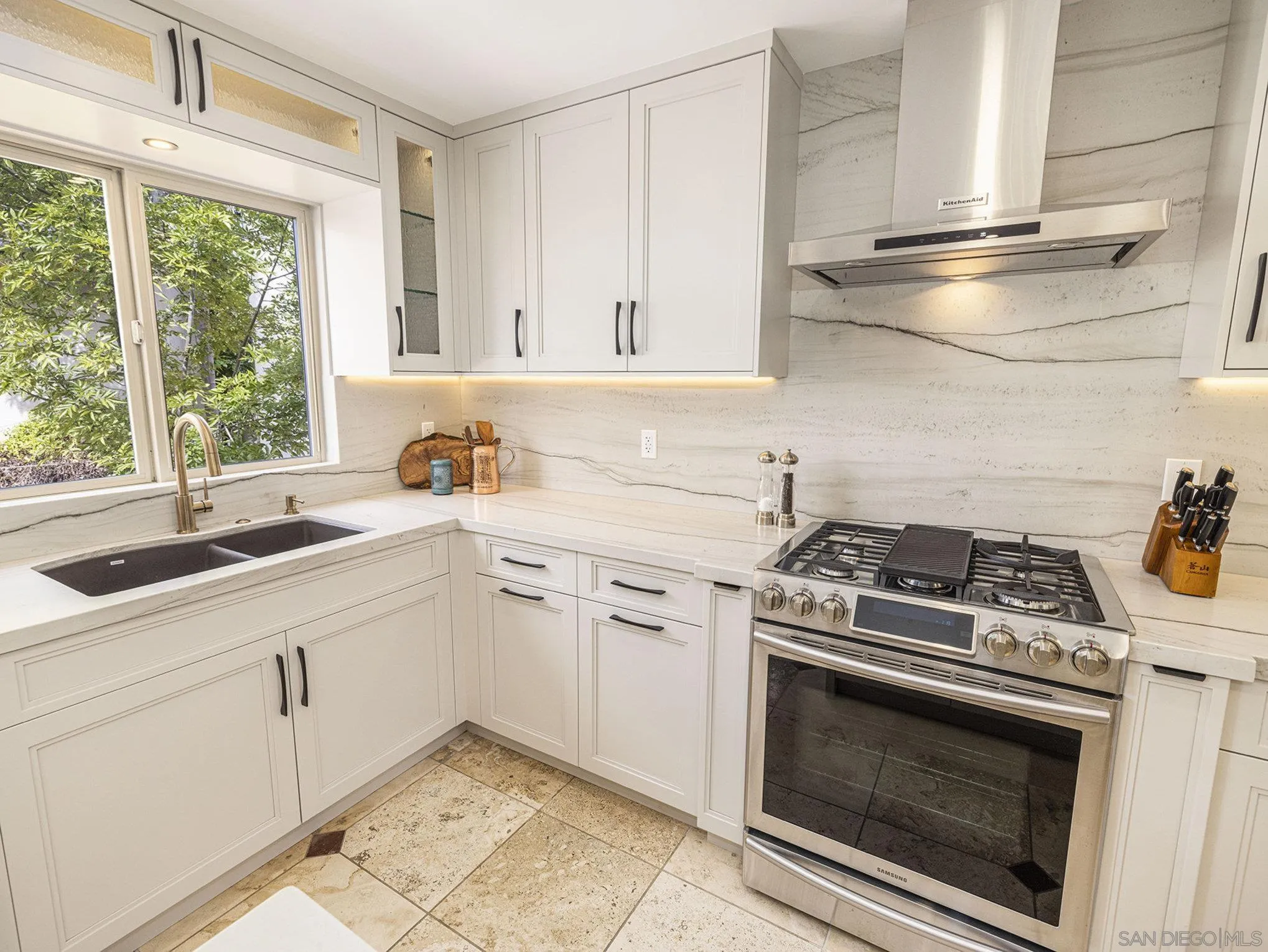https://cdn.realtyfeed.com/cdn/127/250041676/a971db95c99dbfdfe646cc950f70702b.webp