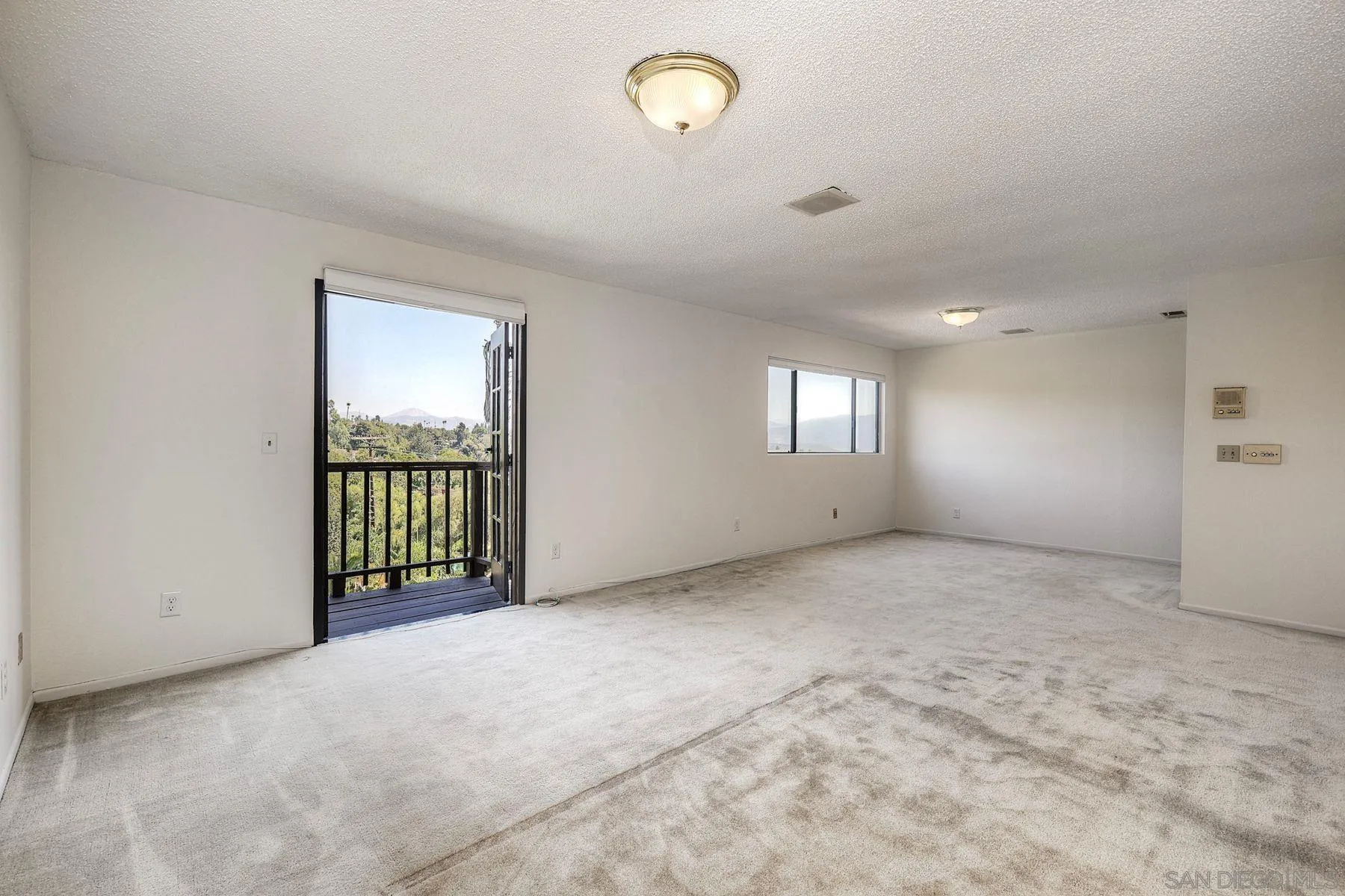 https://cdn.realtyfeed.com/cdn/127/250041678/6e8712bd1e931f43d040d89a2e77639d.webp
