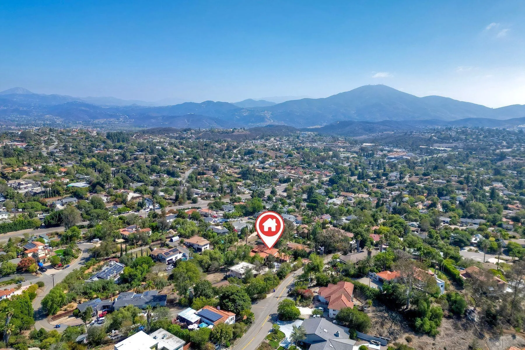 https://cdn.realtyfeed.com/cdn/127/250041678/944b082c8817477e6f65356c29b45ebd.webp