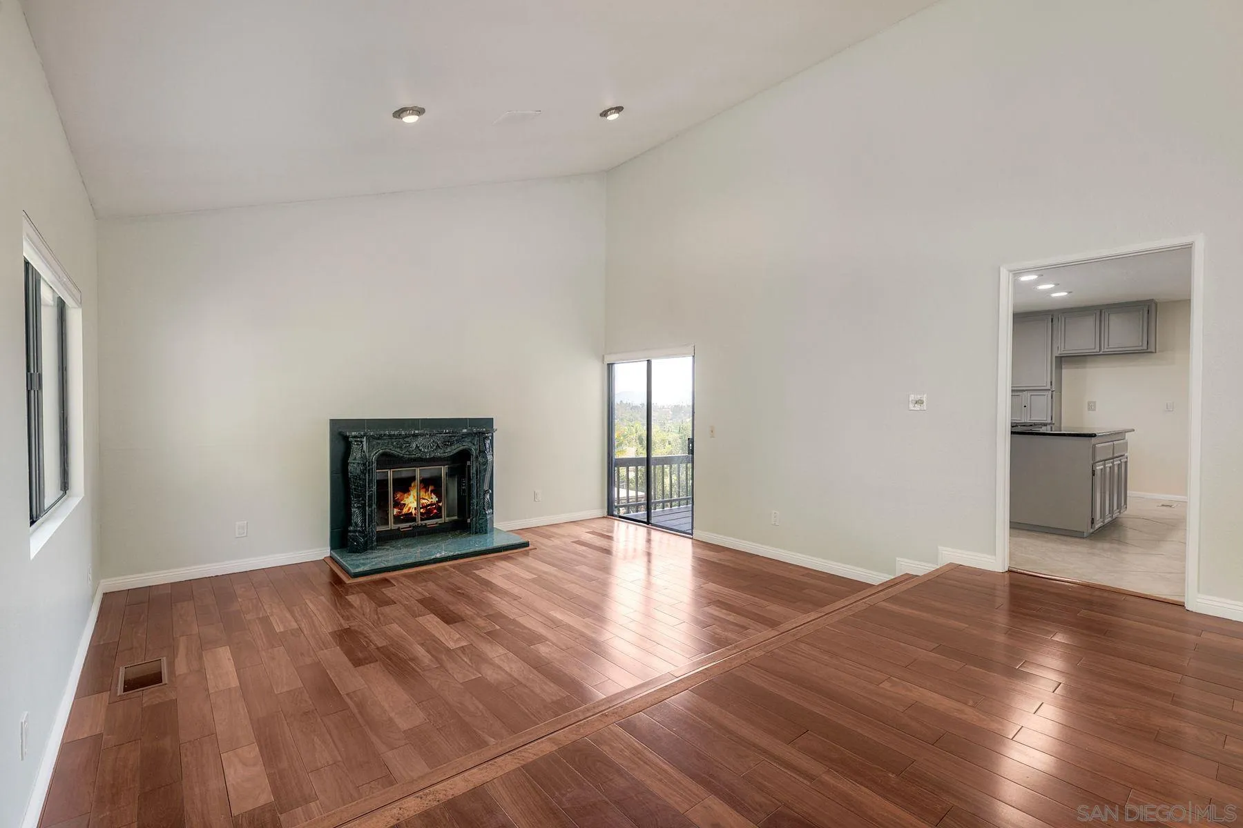https://cdn.realtyfeed.com/cdn/127/250041678/aad1f84e5f76938834c21384b2a82cec.webp
