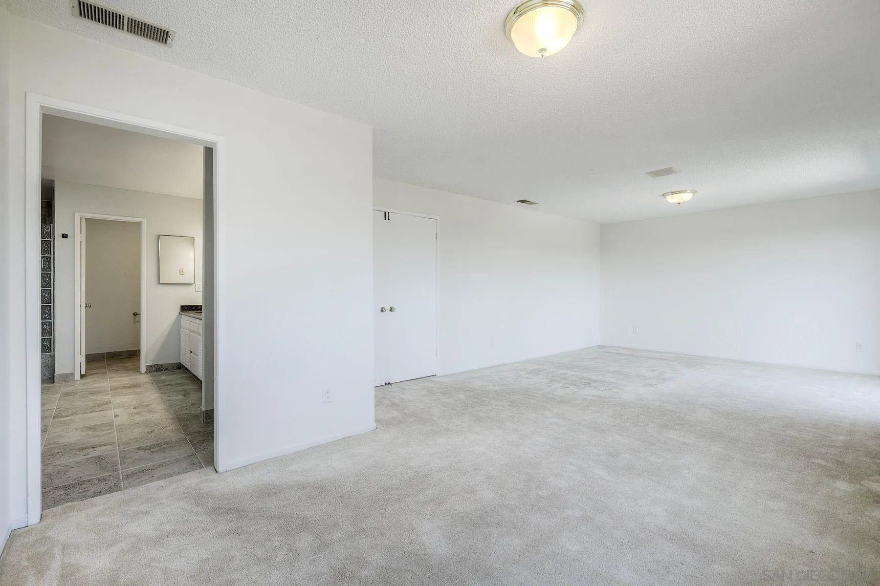 https://cdn.realtyfeed.com/cdn/127/250041678/dcb0e22eb9021e070c6d9ccb40af9262.webp