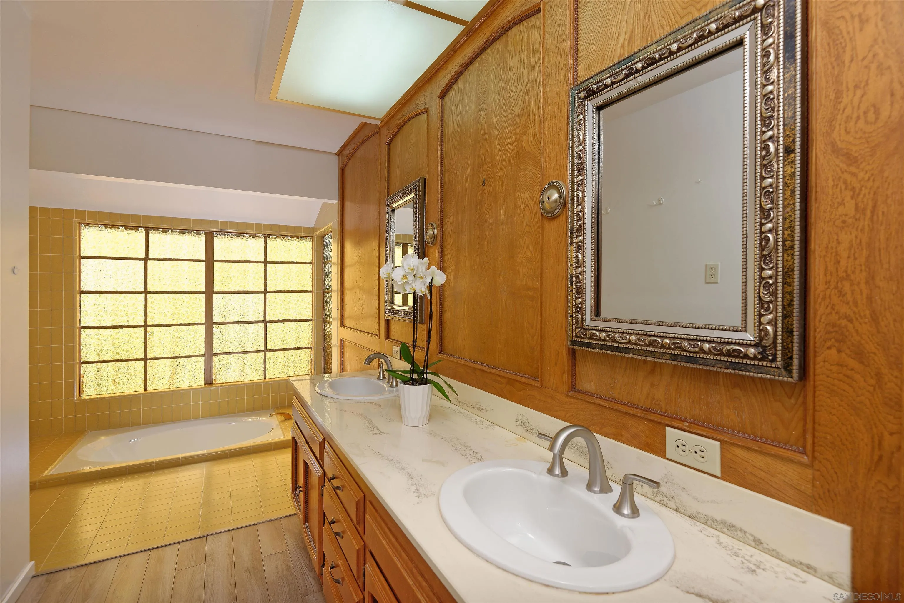 https://cdn.realtyfeed.com/cdn/127/250041679/6ee2009bb60764c9c967445202f40f8b.webp