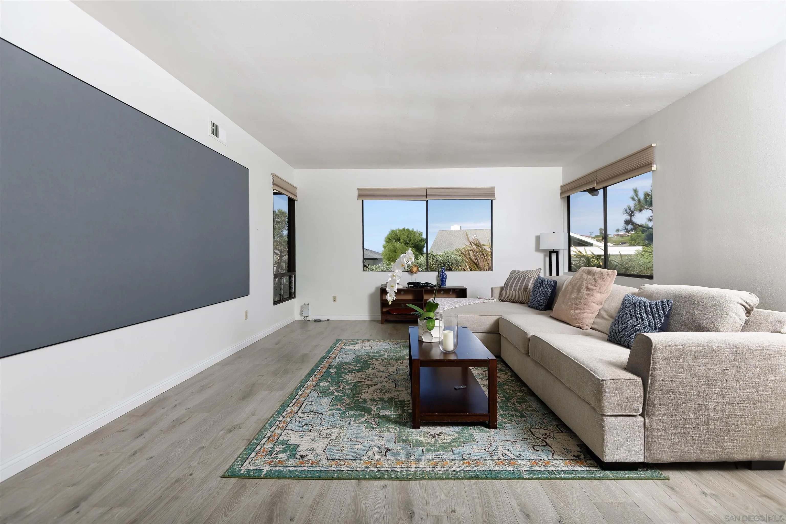 https://cdn.realtyfeed.com/cdn/127/250041679/fc436f69a2feb1b91a7729a57d1cd5fa.webp