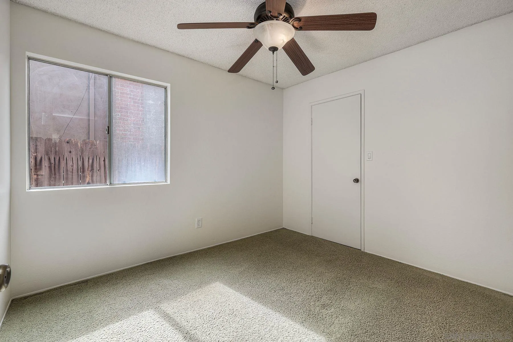 https://cdn.realtyfeed.com/cdn/127/250041681/0944d563090bc5c9f84d27f607bba7c9.webp