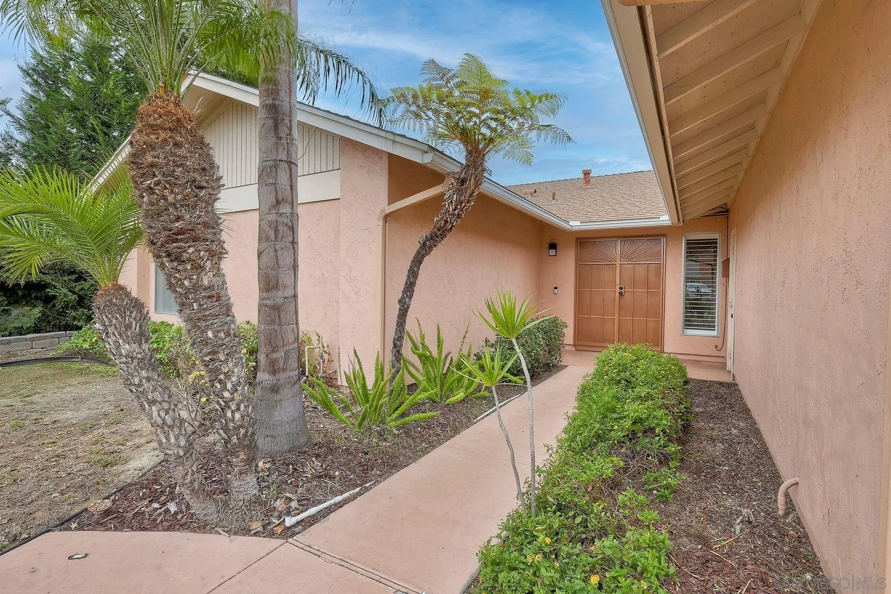 https://cdn.realtyfeed.com/cdn/127/250041681/1bda4a895f9ad77ce4dcd90819e5977c.webp