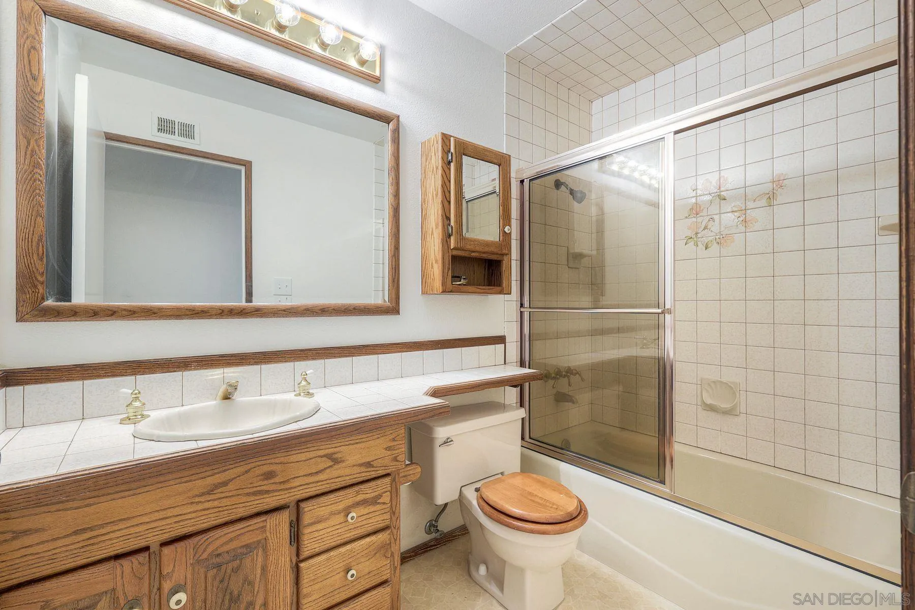 https://cdn.realtyfeed.com/cdn/127/250041681/53f4f9c15a782c75a0784ee236270fe7.webp