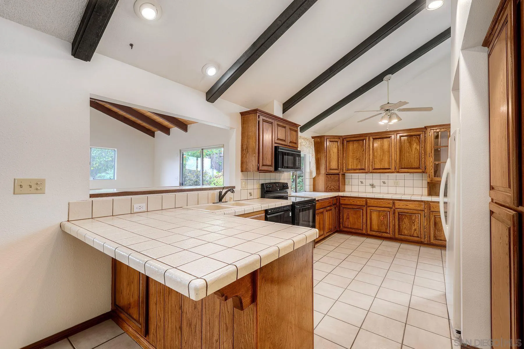 https://cdn.realtyfeed.com/cdn/127/250041681/668cbd1f3d83effc14f0d3b97319ac4f.webp