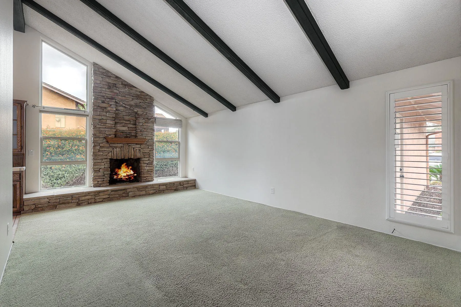 https://cdn.realtyfeed.com/cdn/127/250041681/82bed5d790b4031a66cb3bb7c15ea6ec.webp
