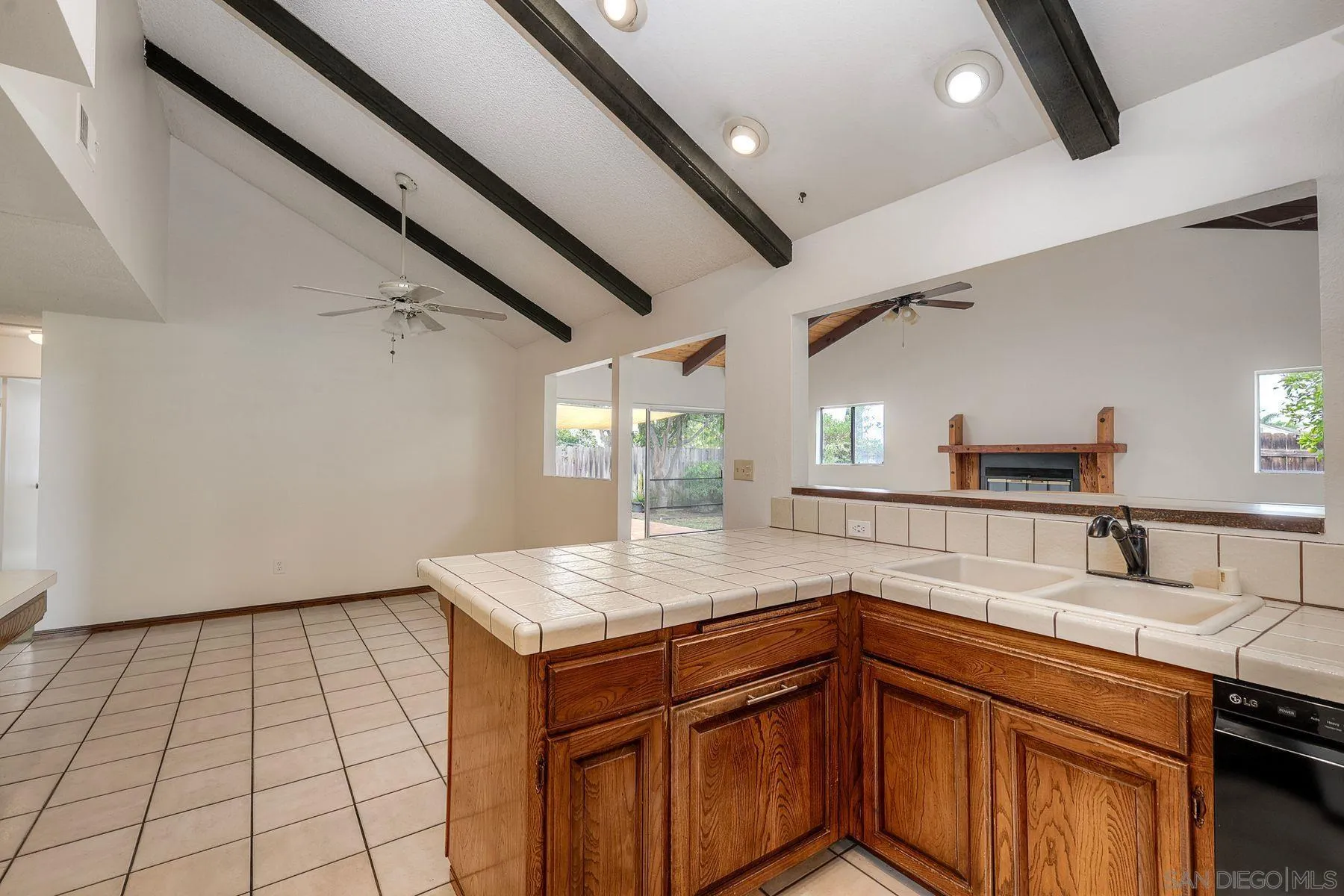 https://cdn.realtyfeed.com/cdn/127/250041681/83d773d9d9a310fc355a629ad6080f70.webp