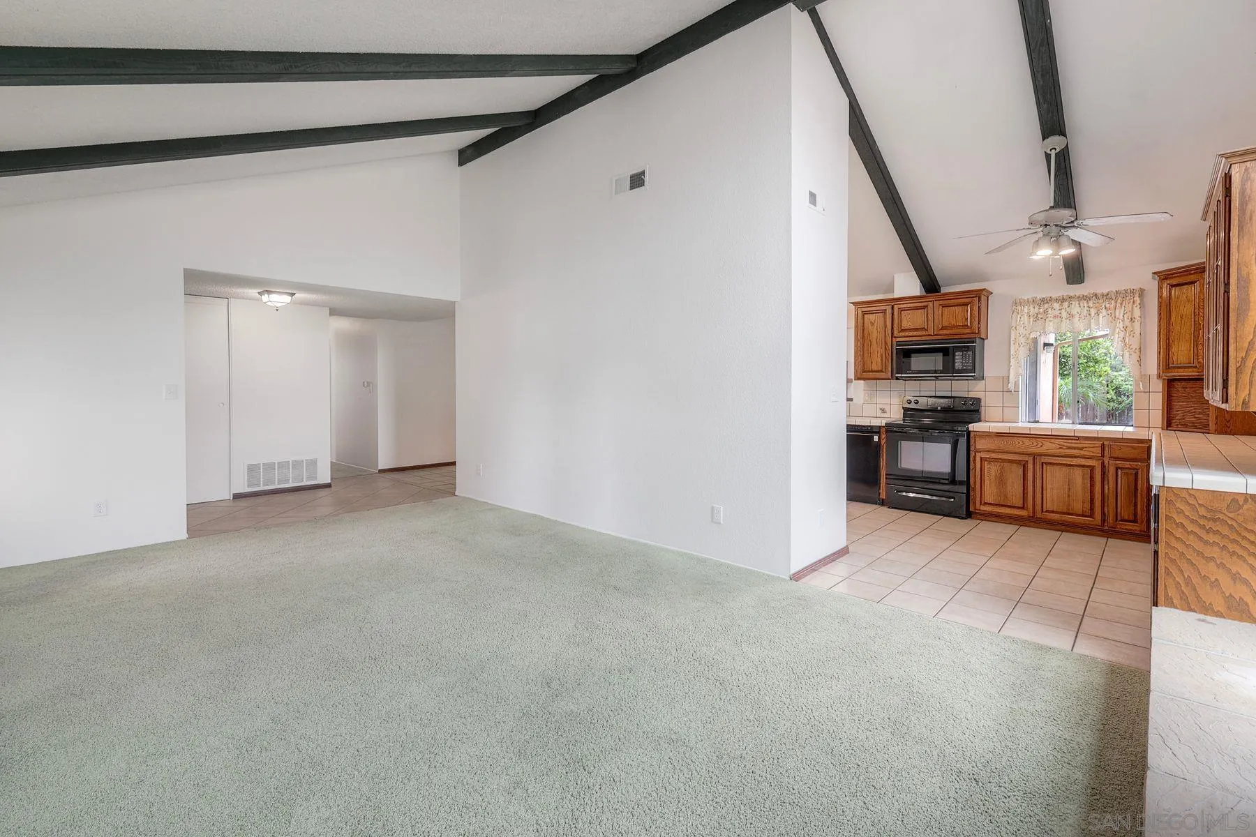 https://cdn.realtyfeed.com/cdn/127/250041681/c3faa78b72e521f8ede3c94a48242507.webp