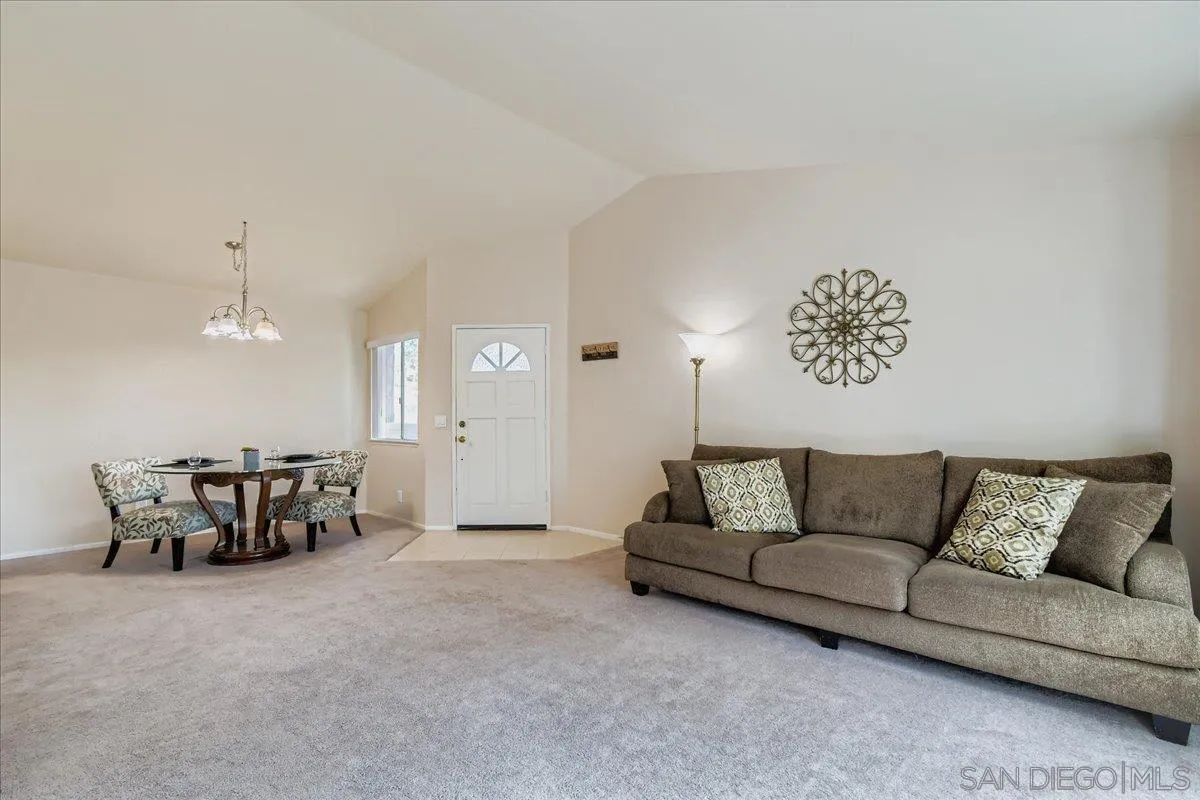 Photo #5: 250041682 Listing 