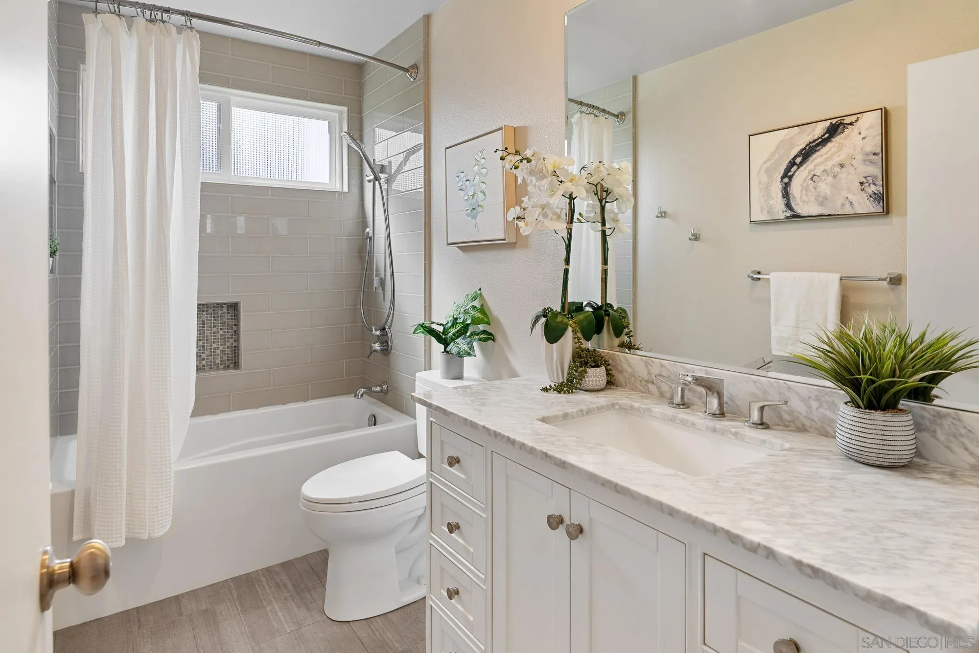 https://cdn.realtyfeed.com/cdn/127/250041683/a377c6d362abae7998ea7f7b16ee4b51.webp