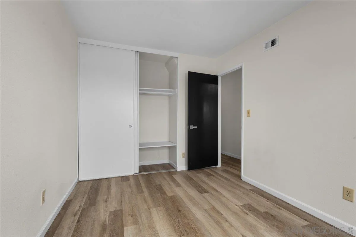 https://cdn.realtyfeed.com/cdn/127/250041691/6d2b381af613f3b3f028a1892b6512fb.webp