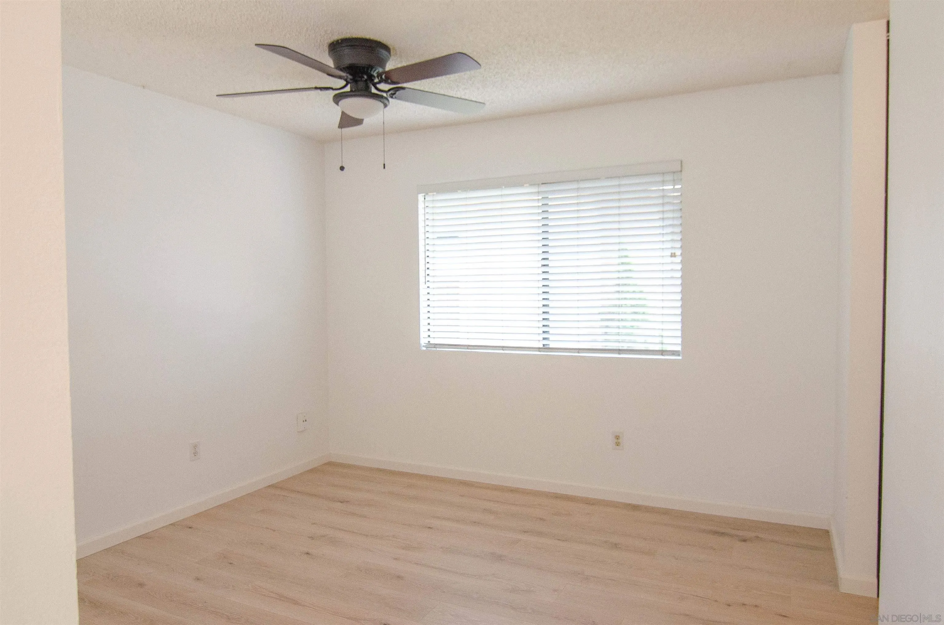 https://cdn.realtyfeed.com/cdn/127/250041694/1e8d8c485d38e898d56d66ada8e25433.webp