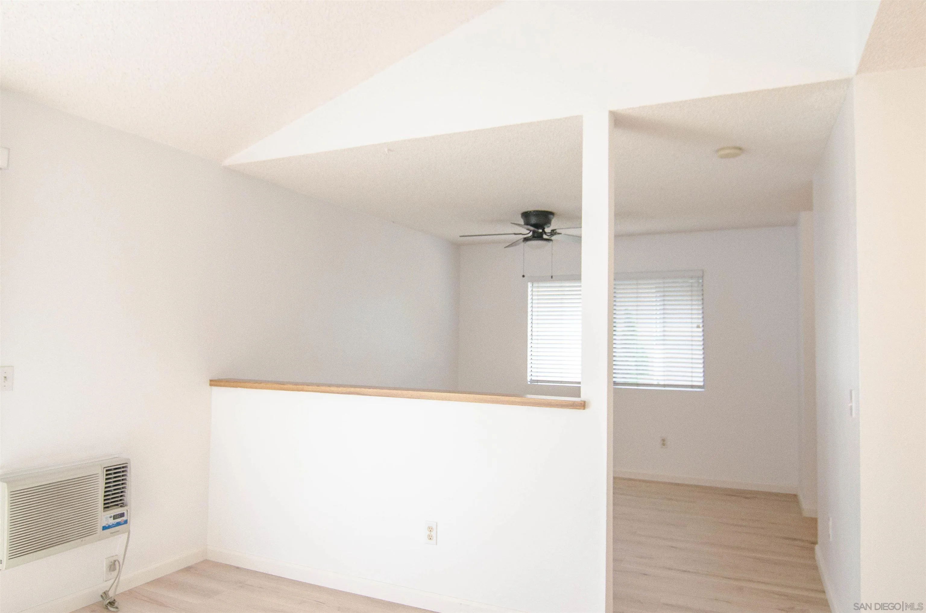 https://cdn.realtyfeed.com/cdn/127/250041694/44a57914c7be1453d6cc43a3c04d9ae4.webp