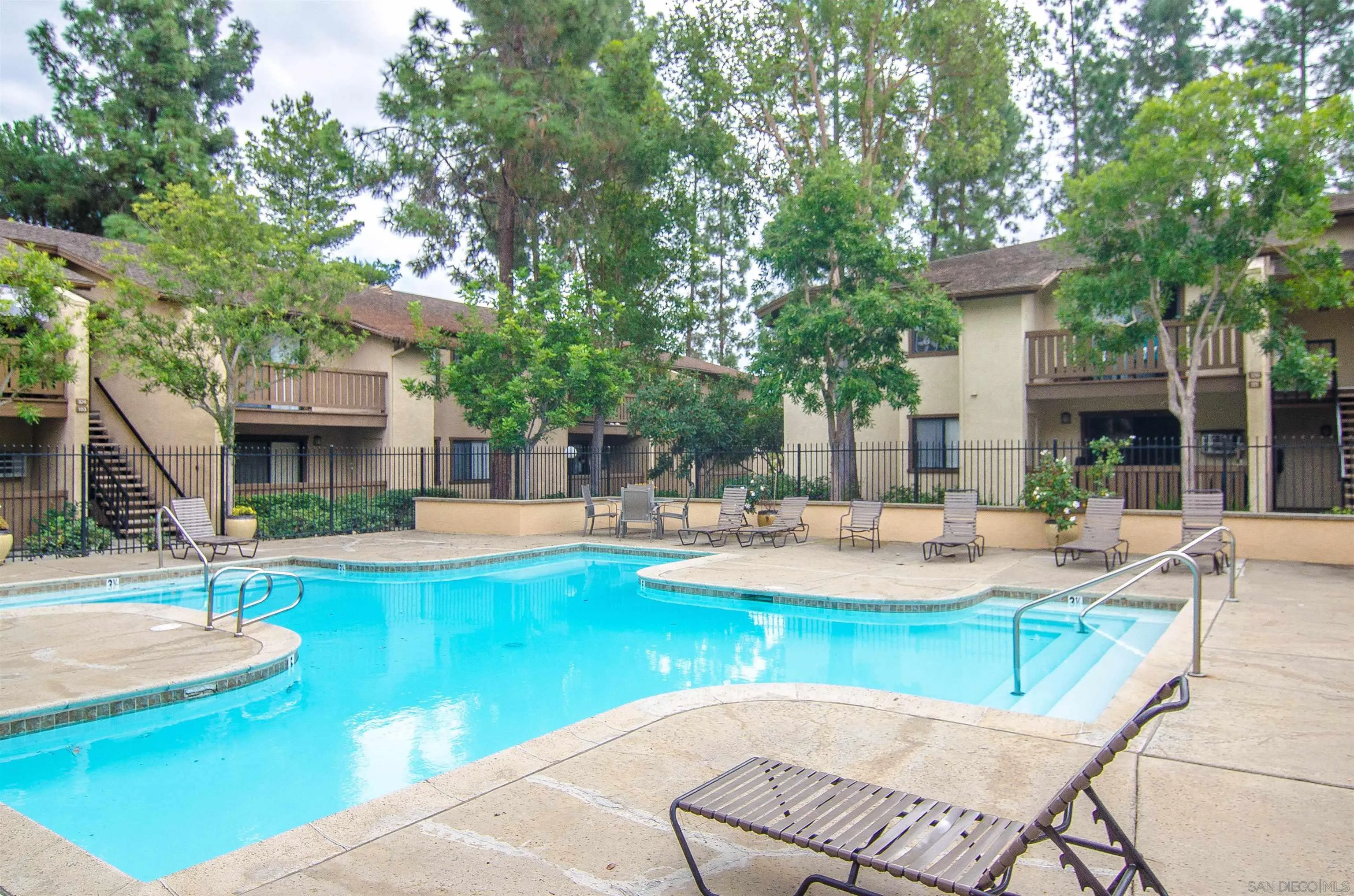 https://cdn.realtyfeed.com/cdn/127/250041694/64c29e1d7b99c5bbcbd50604bd00ebf0.webp
