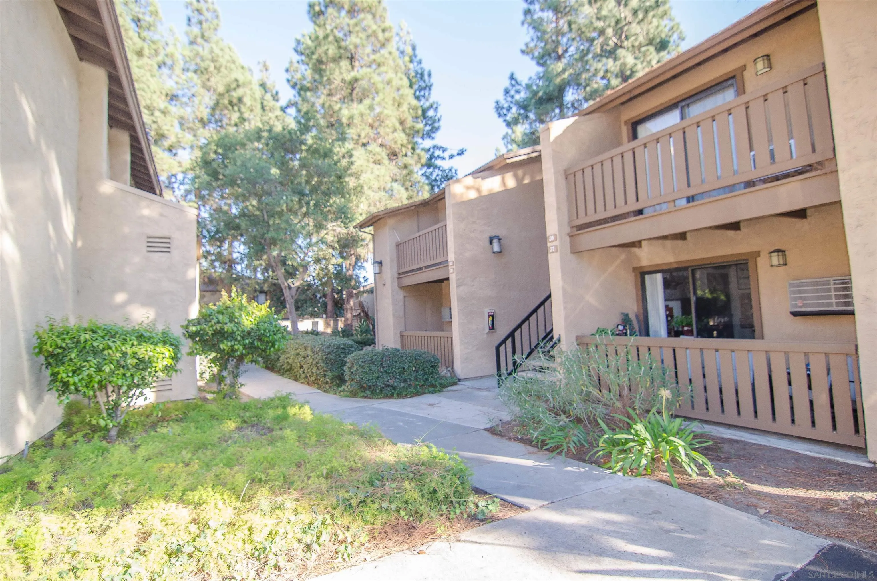 https://cdn.realtyfeed.com/cdn/127/250041694/704d77f6144591338ca16d3f00b3f83c.webp