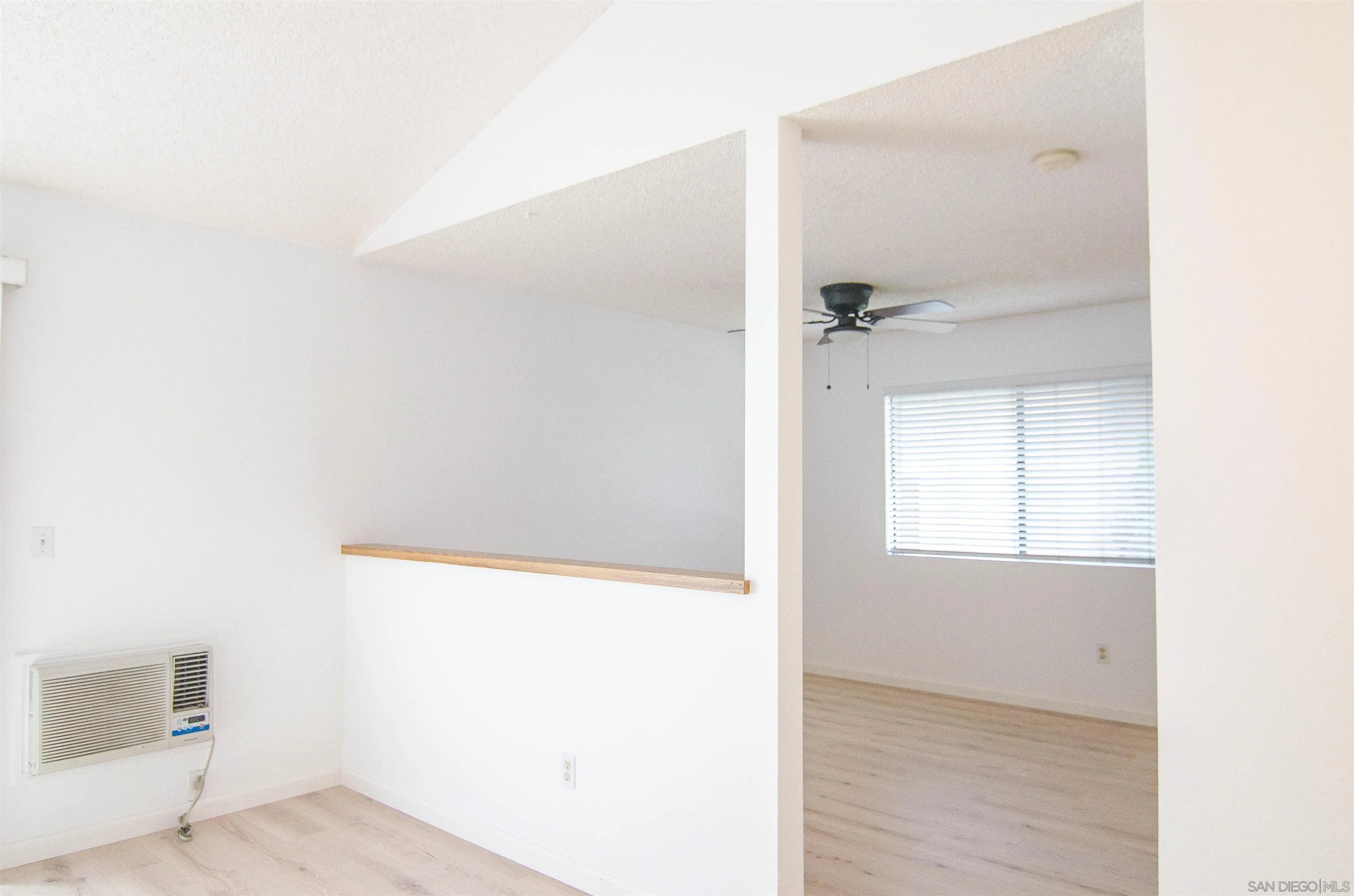https://cdn.realtyfeed.com/cdn/127/250041694/bedc81a9a048c0848e32a1abbabef77b.webp