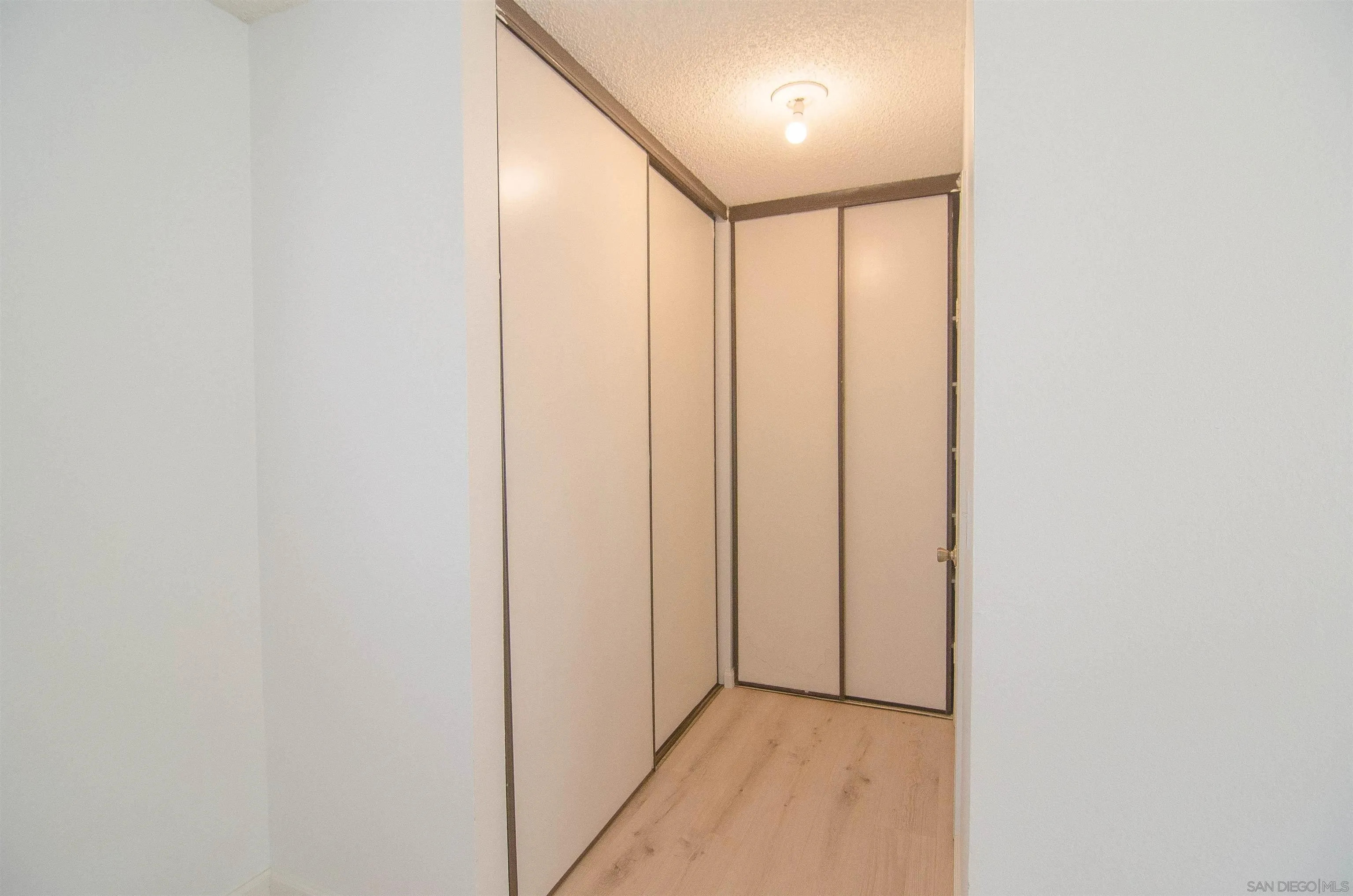 https://cdn.realtyfeed.com/cdn/127/250041694/d9a4bc0edca3ec010dc41123959e7cc6.webp