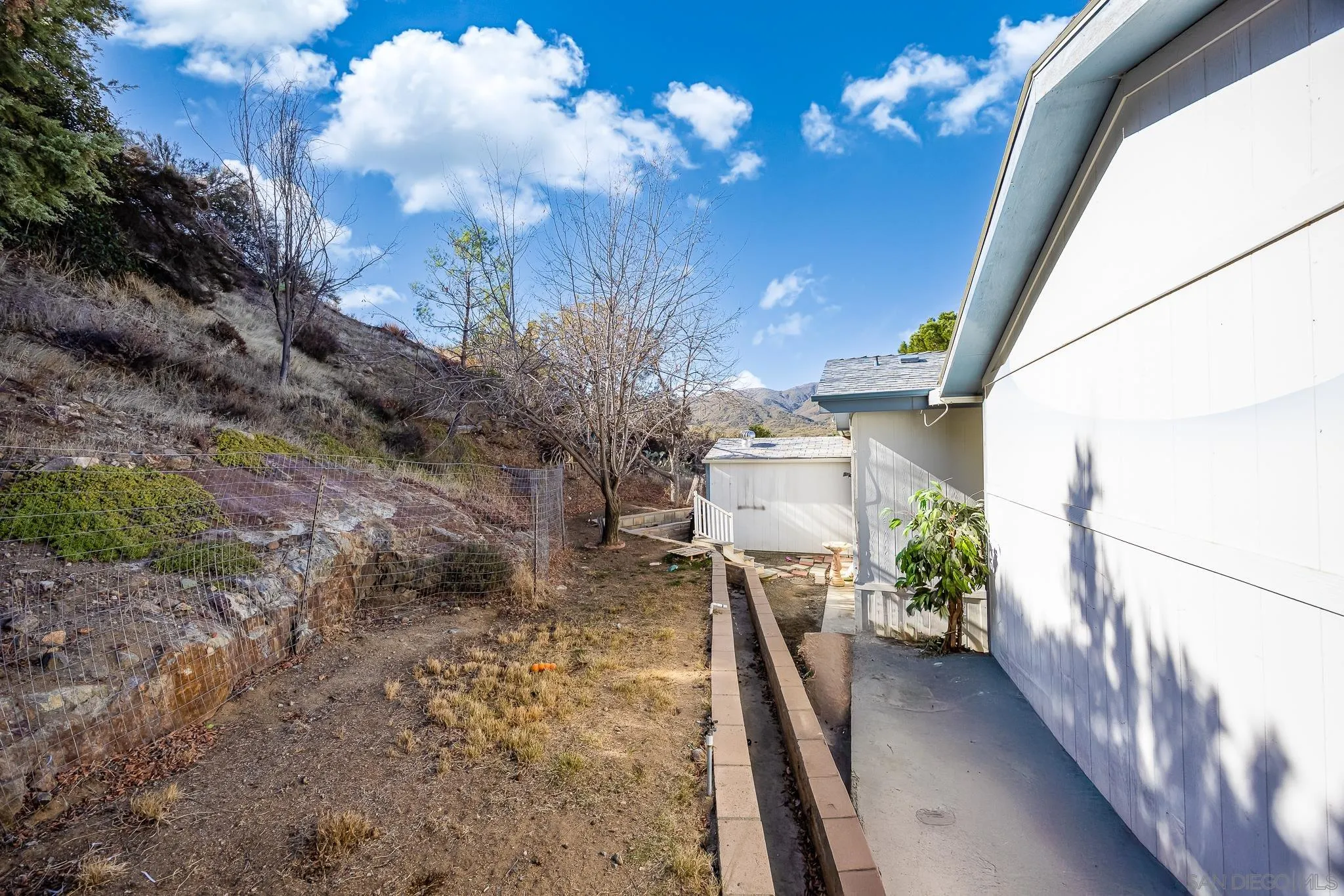https://cdn.realtyfeed.com/cdn/127/250041696/3c55dc3fe1e682137b8a1d69a35a4003.webp