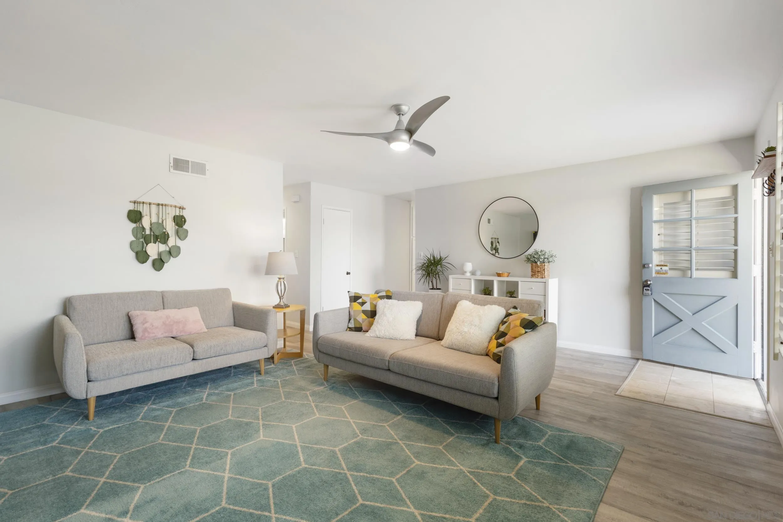 https://cdn.realtyfeed.com/cdn/127/250041699/a74a21d660b04496eff35b11d33129fe.webp