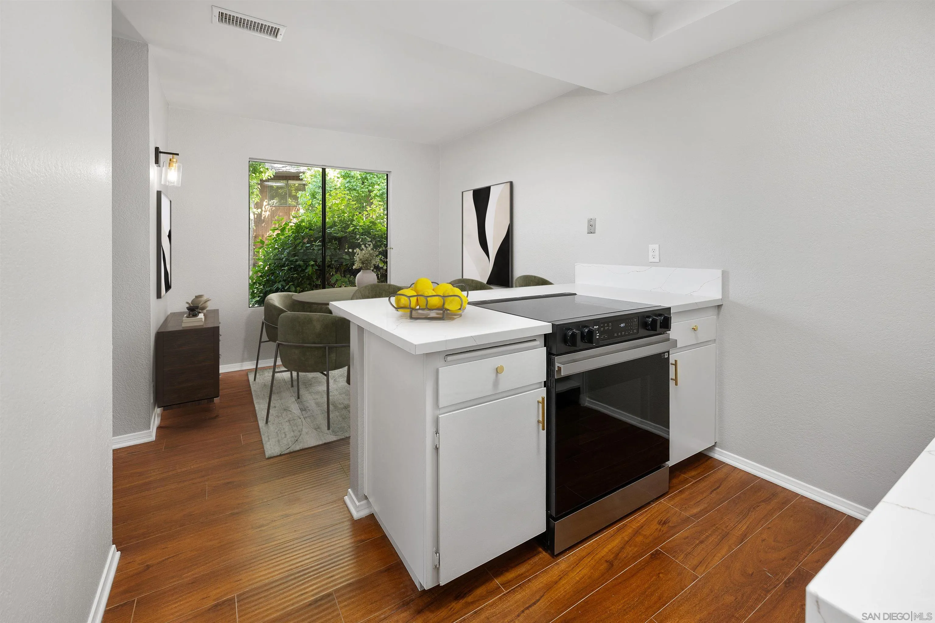 https://cdn.realtyfeed.com/cdn/127/250041702/4f634568946a6a331a081d3c0291a6ec.webp