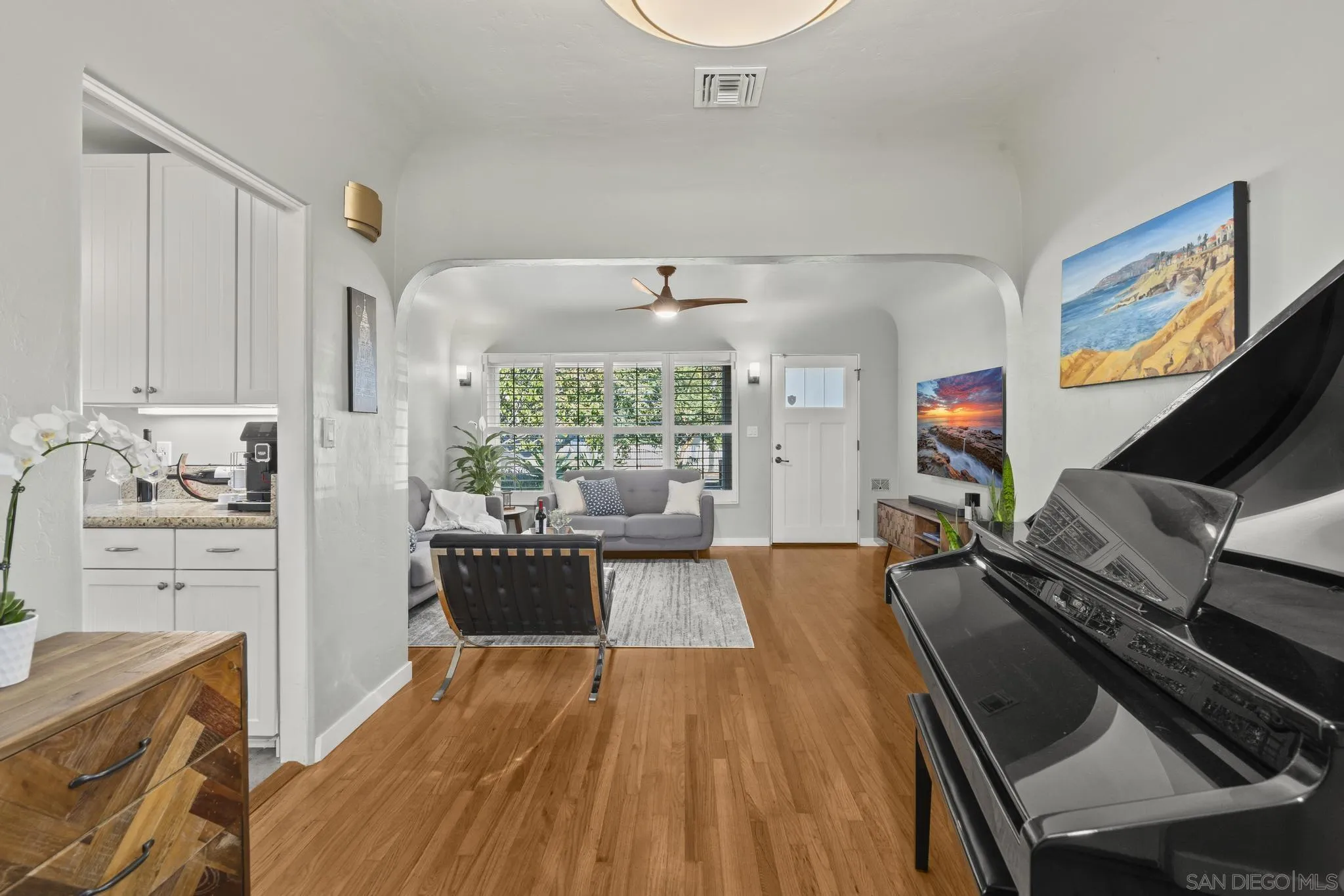 https://cdn.realtyfeed.com/cdn/127/250041706/3be73155b9b1824ec8c536a7c9c41969.webp