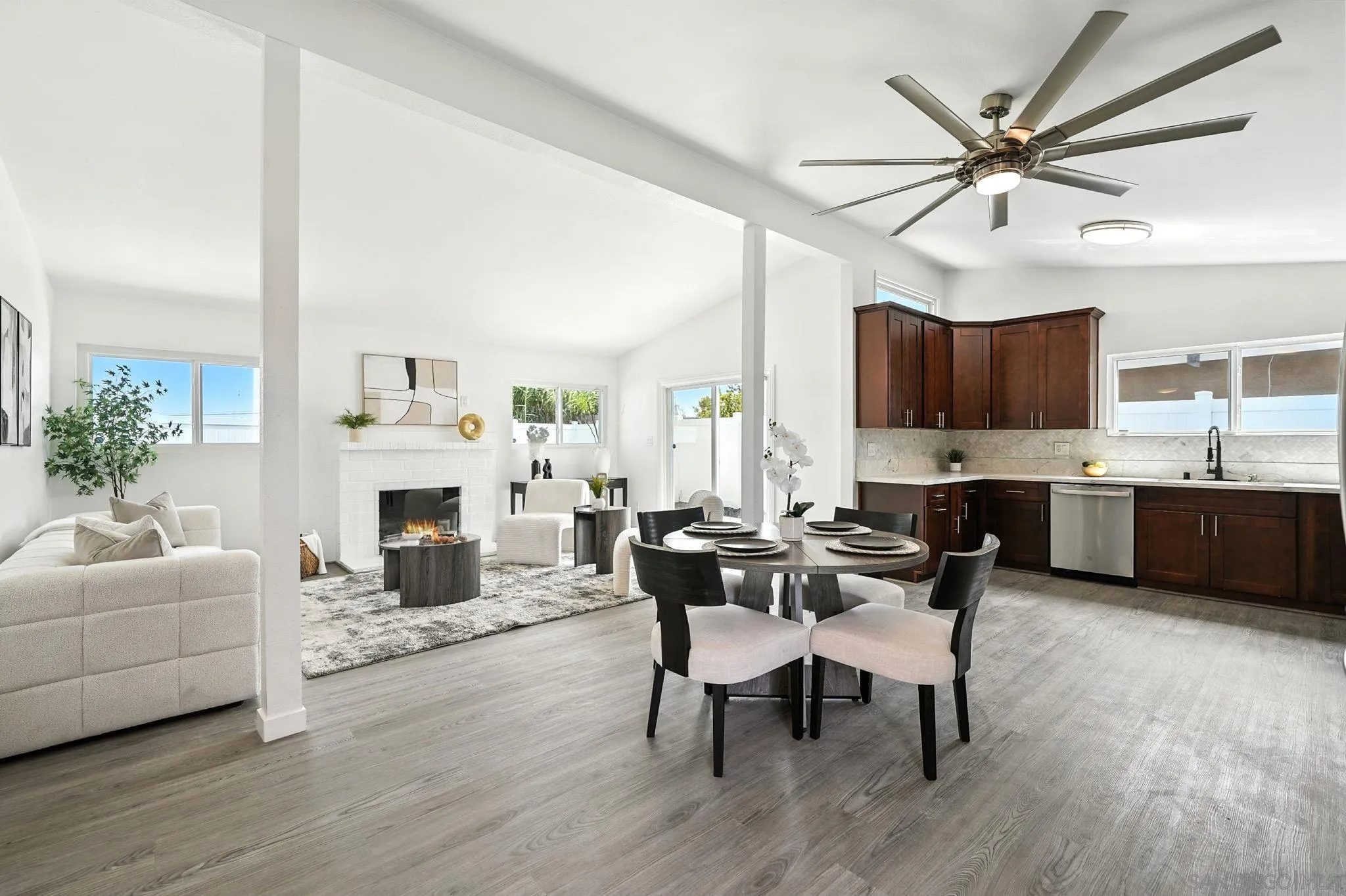 https://cdn.realtyfeed.com/cdn/127/250041708/034bb0b71de4eaf0423be27307f857ce.webp