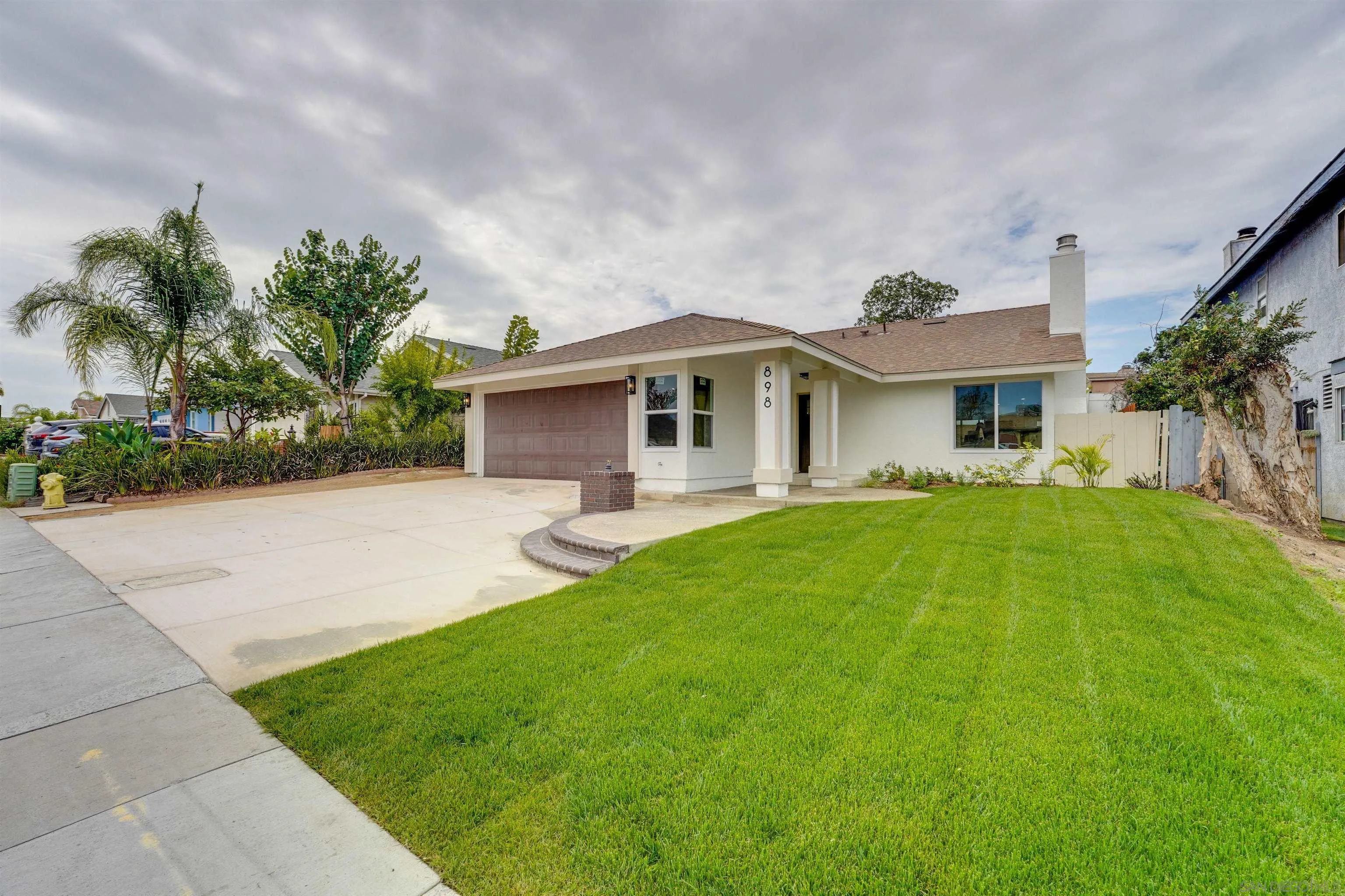 https://cdn.realtyfeed.com/cdn/127/250041712/c9166286d95e4efcd91e2ccc87c8b122.webp