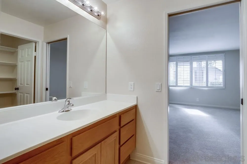 https://cdn.realtyfeed.com/cdn/127/250041713/101265d77f166eb3da1c44472556bd6c.webp