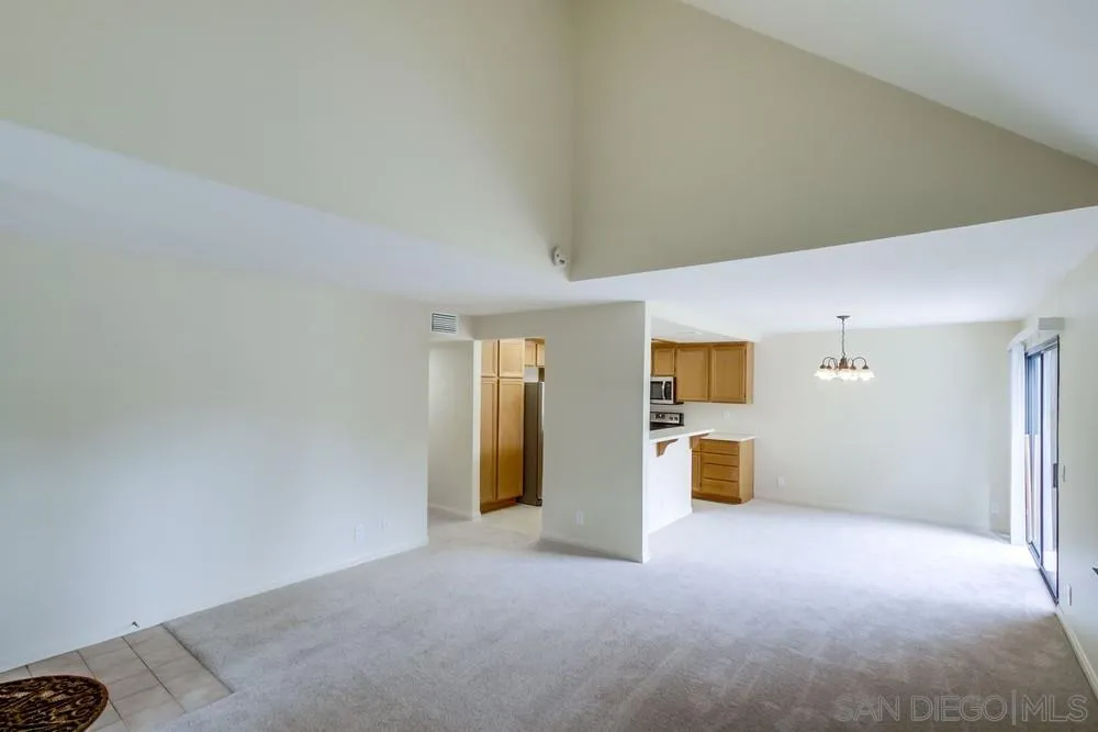 Photo #5: 250041713 Listing 