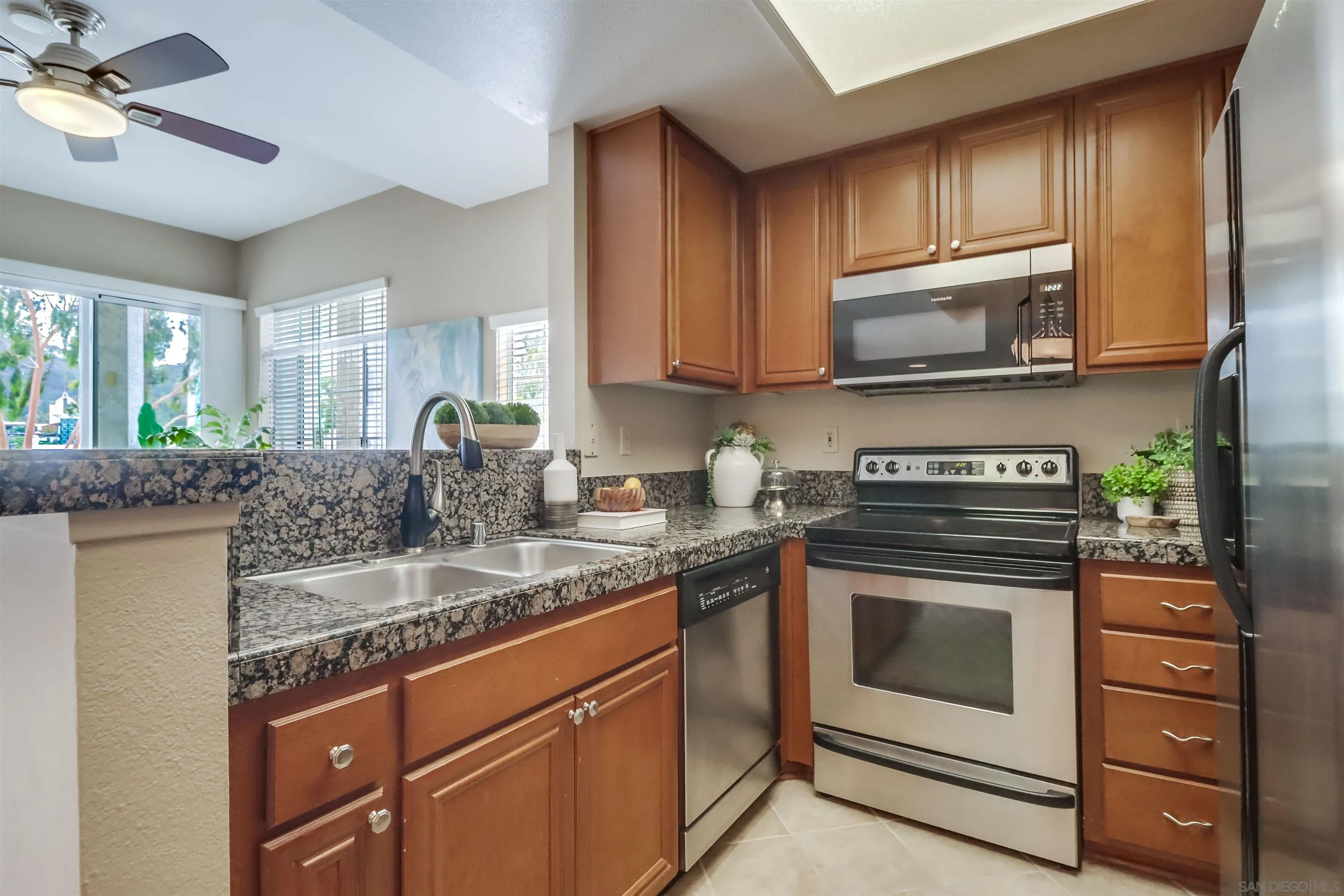 Photo #5: 250041716 Listing 