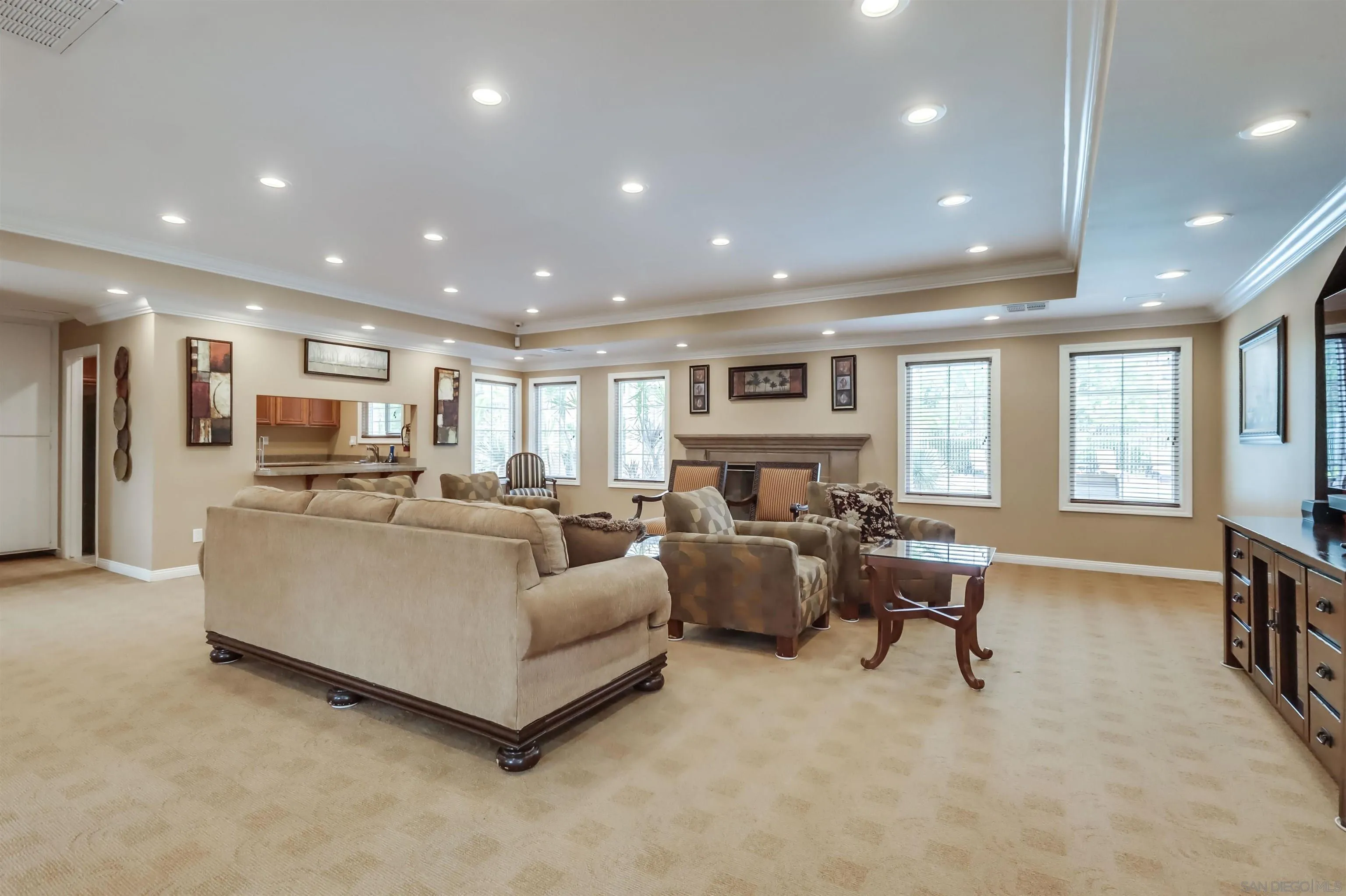 https://cdn.realtyfeed.com/cdn/127/250041716/f5e3db221466324b718351ecc227265f.webp