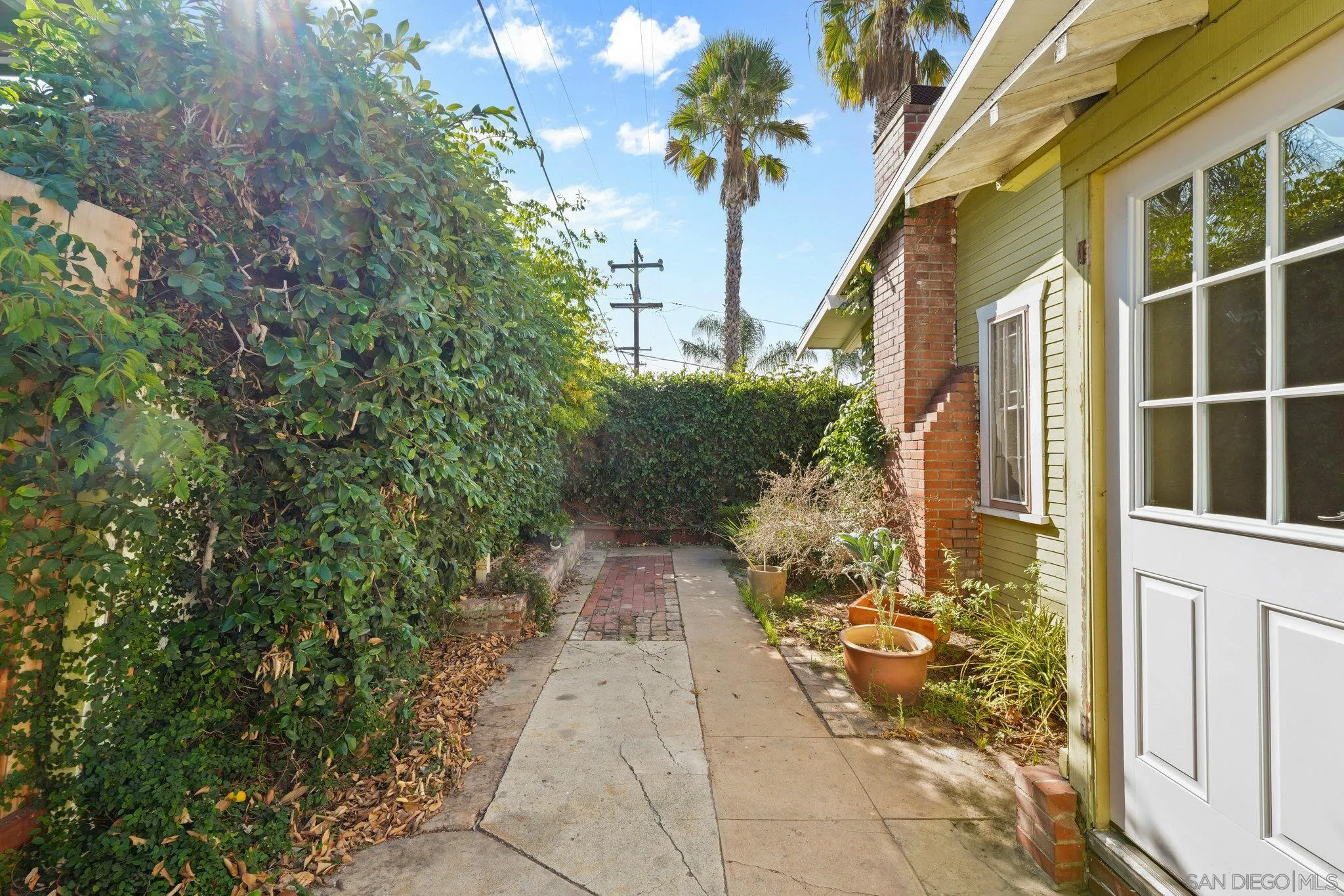 https://cdn.realtyfeed.com/cdn/127/250041719/5a57f6c0c2598e51732e9c183784215c.webp
