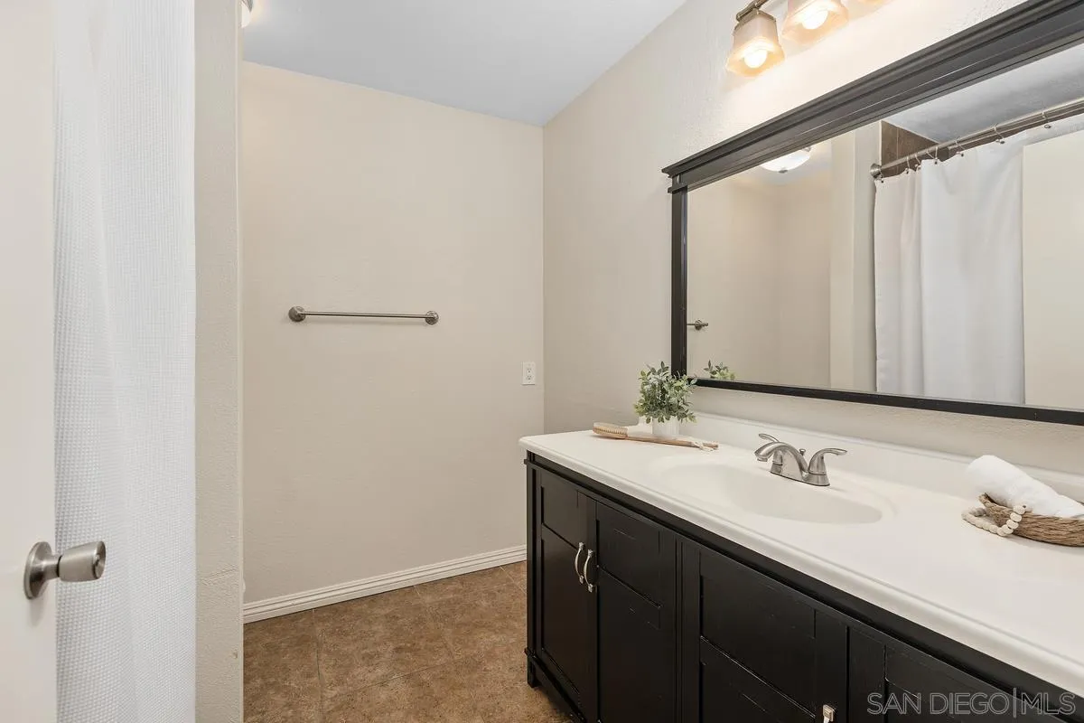 https://cdn.realtyfeed.com/cdn/127/250041726/3bdf665e947da363e65d282bc6a5a8f6.webp