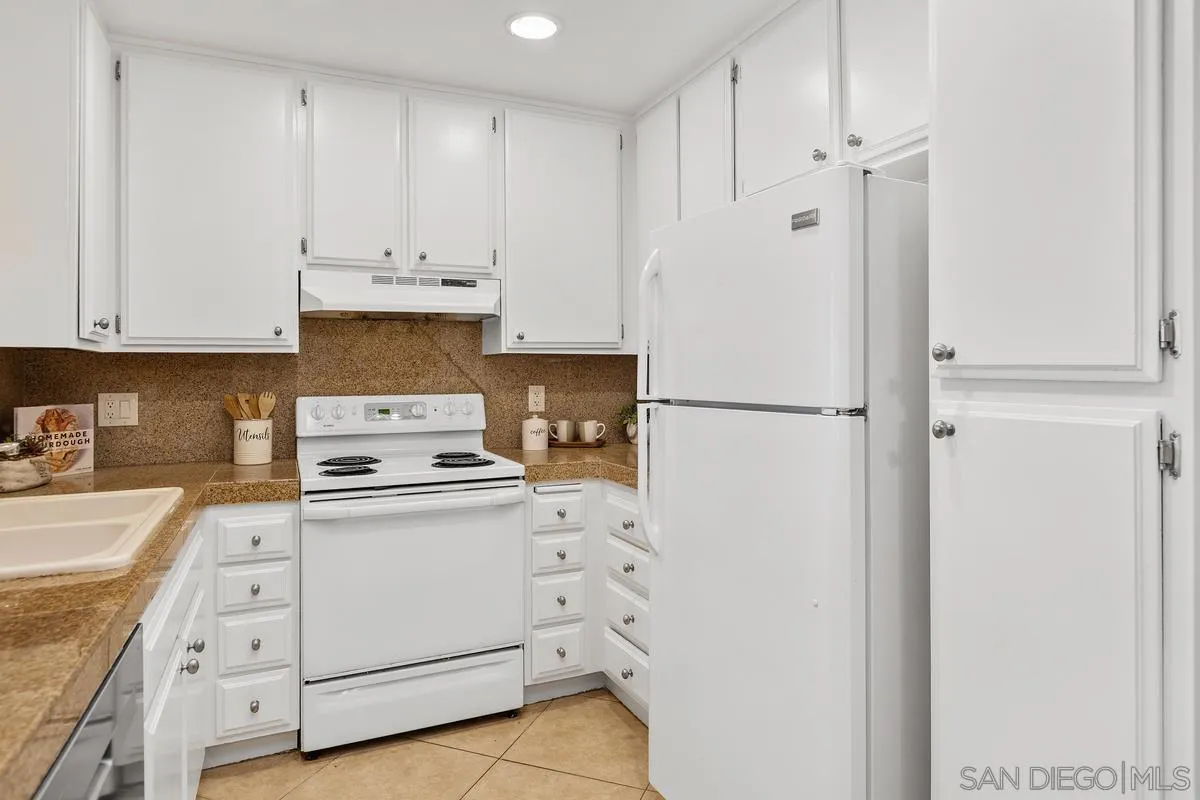 https://cdn.realtyfeed.com/cdn/127/250041726/9e87144bbcf5ed93a8ba2283103f26a1.webp