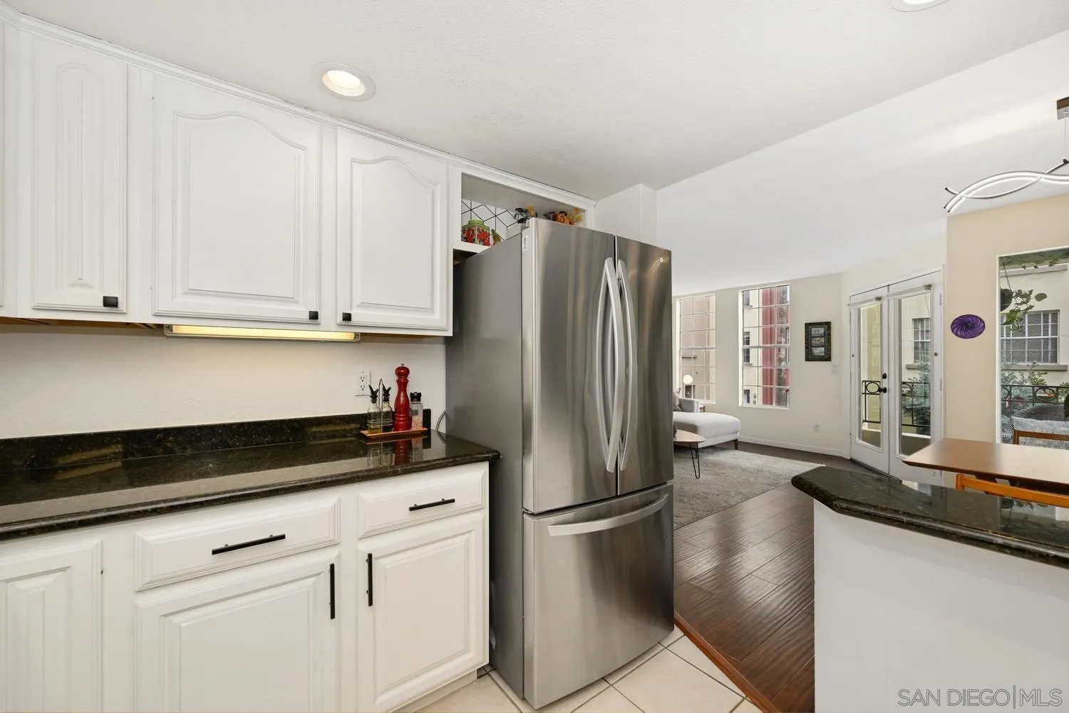 https://cdn.realtyfeed.com/cdn/127/250041729/771fa0e6adc1250b7d8f5d87649075b7.webp