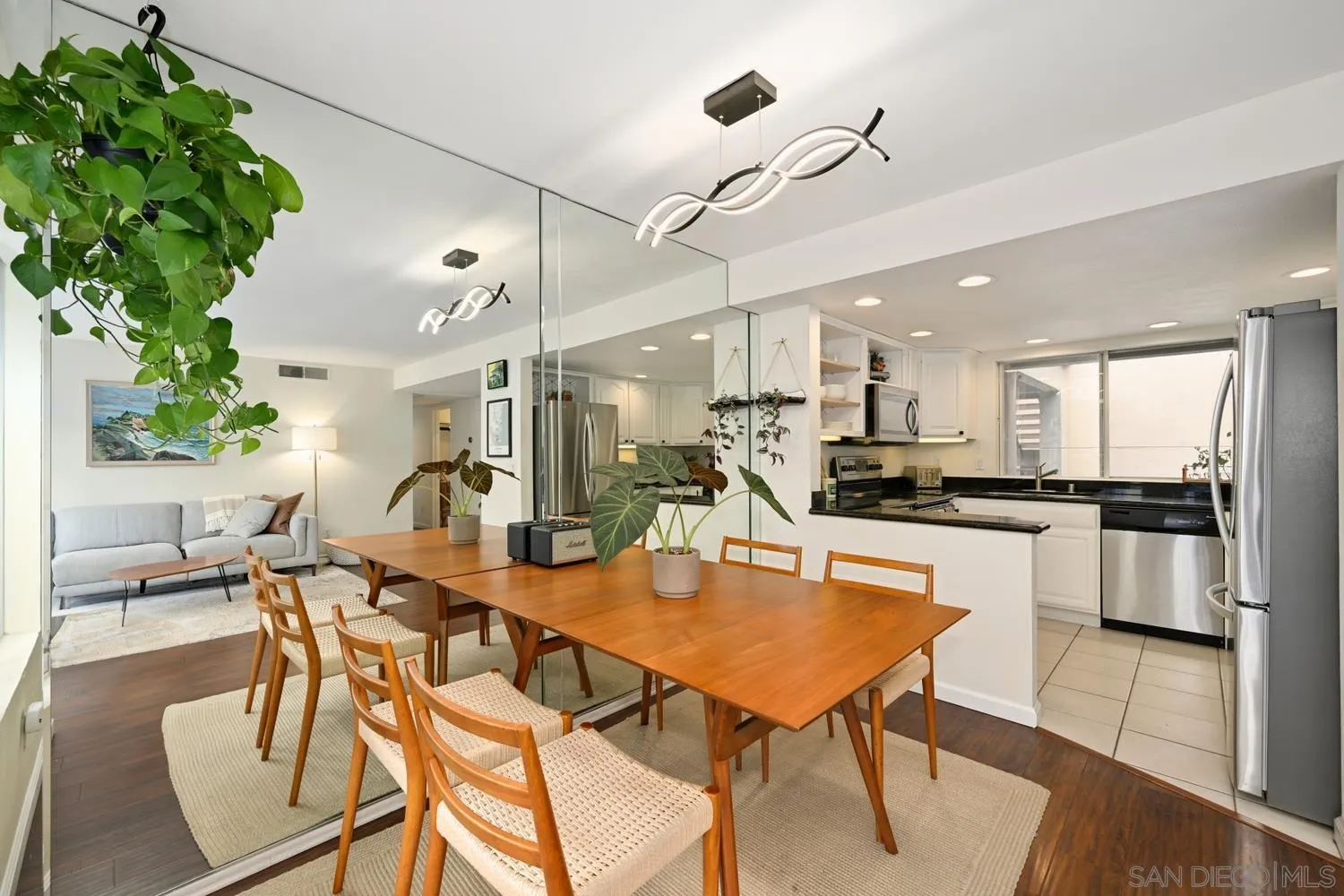 https://cdn.realtyfeed.com/cdn/127/250041729/bcbb484fa0068c2bae35ea2d26b0b8fa.webp