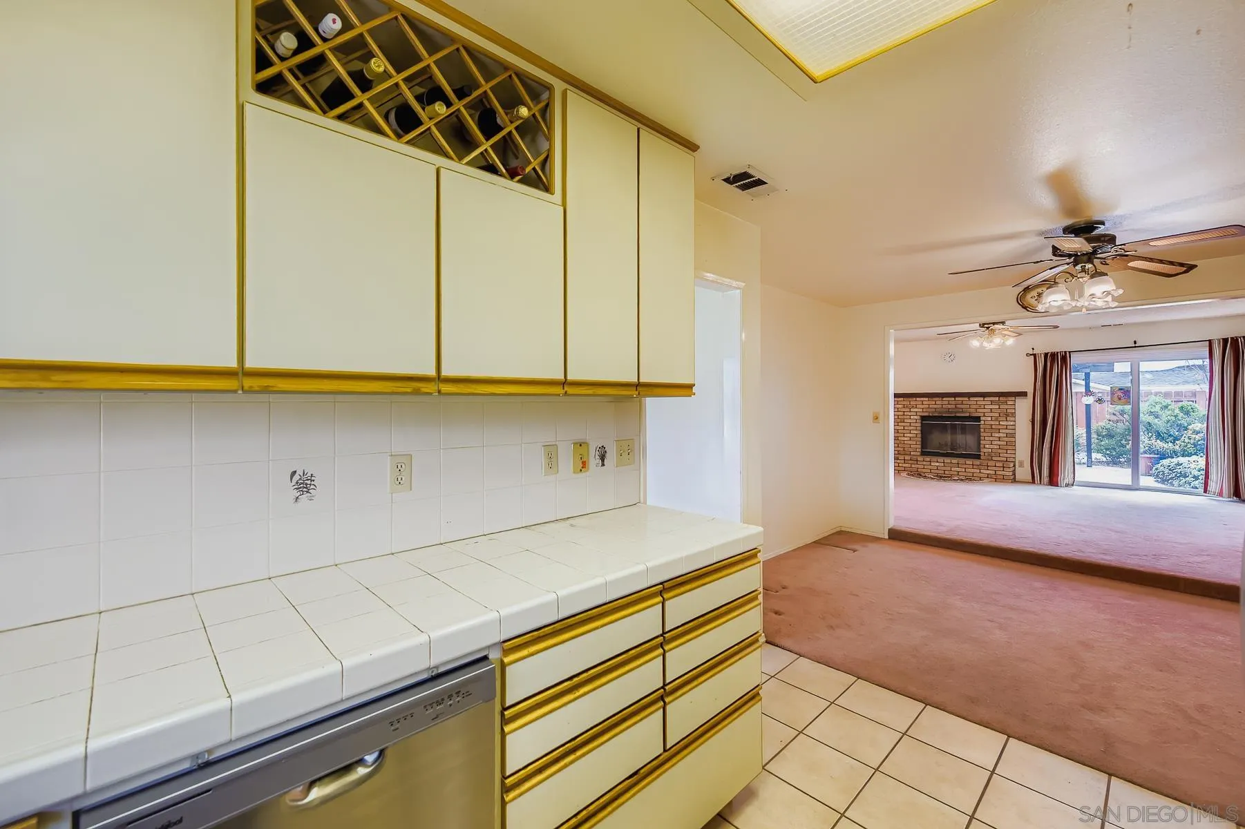 https://cdn.realtyfeed.com/cdn/127/250041730/ae4b9477036fd2c612e3791b2ee7fdf7.webp