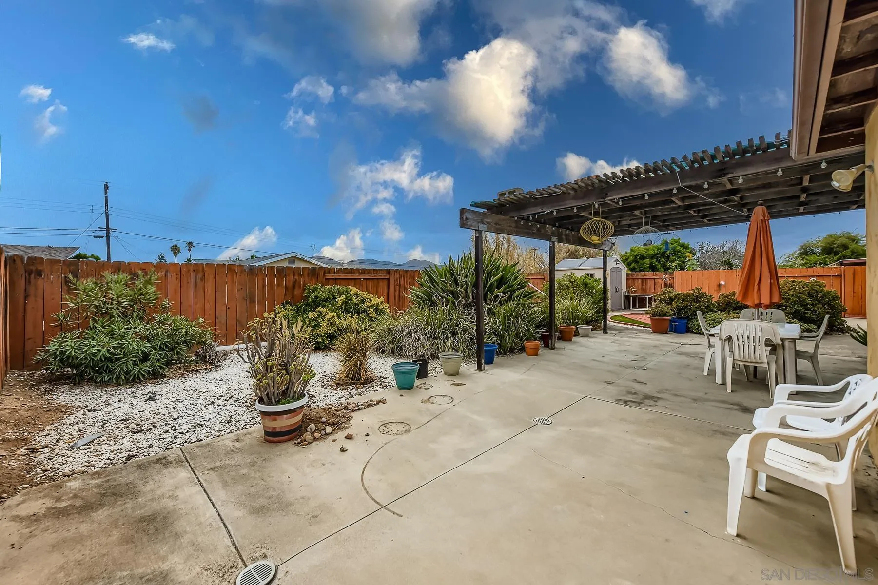 https://cdn.realtyfeed.com/cdn/127/250041730/e63da05e55969b4b25967c3b6390c84b.webp