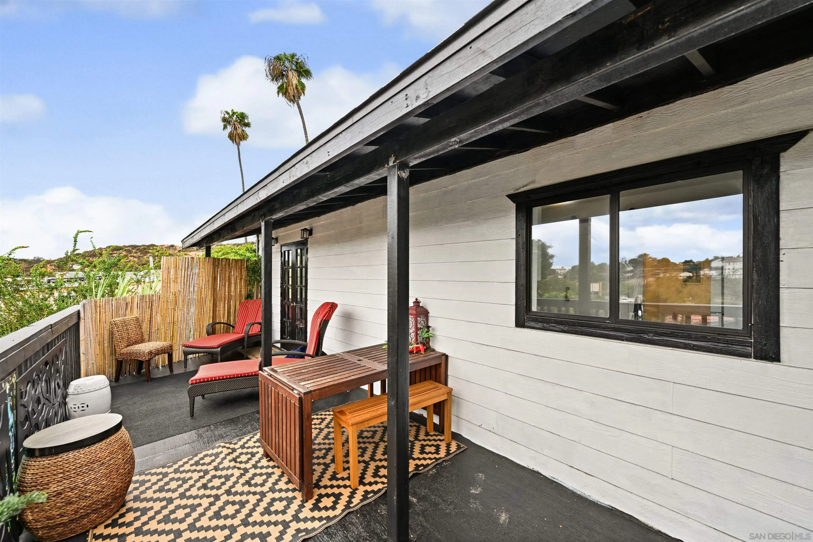 https://cdn.realtyfeed.com/cdn/127/250041738/486e14d039dcbd32b92b0069b49f34b8.webp