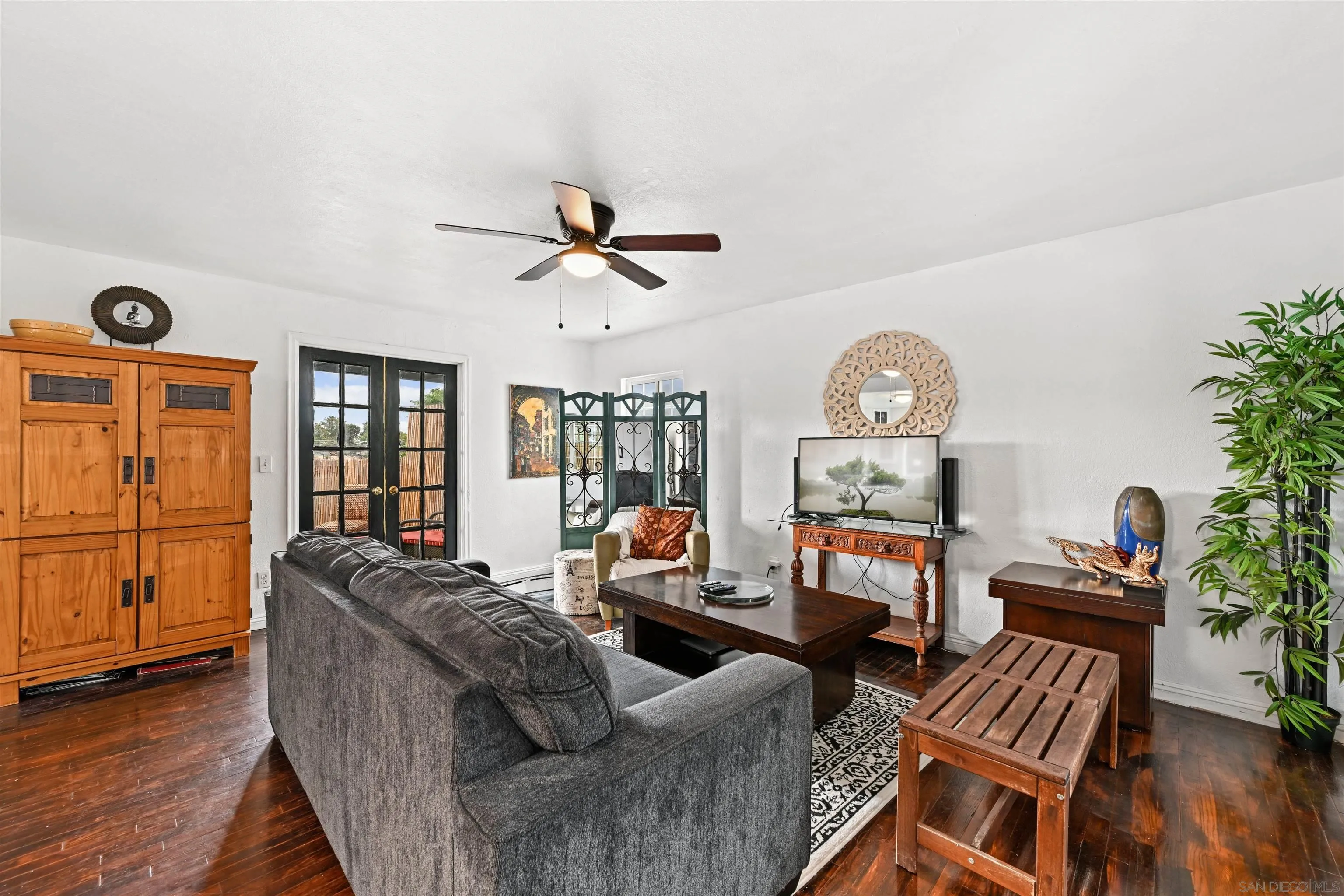 https://cdn.realtyfeed.com/cdn/127/250041738/786f811b08beaa4a9040e1c156323ac5.webp