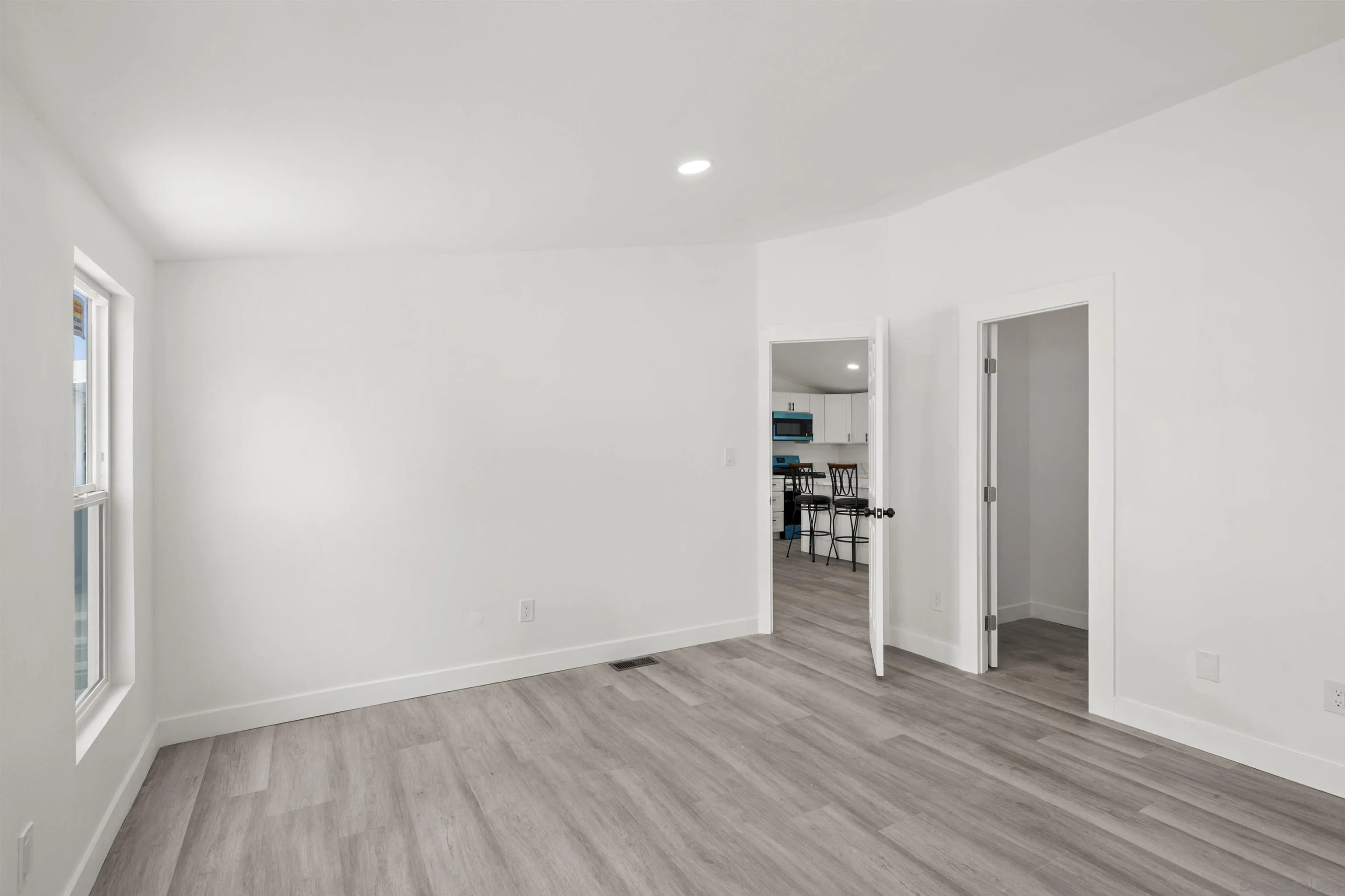 https://cdn.realtyfeed.com/cdn/127/250041743/56eae135f081a23d4c9f0fb8b153fe41.webp