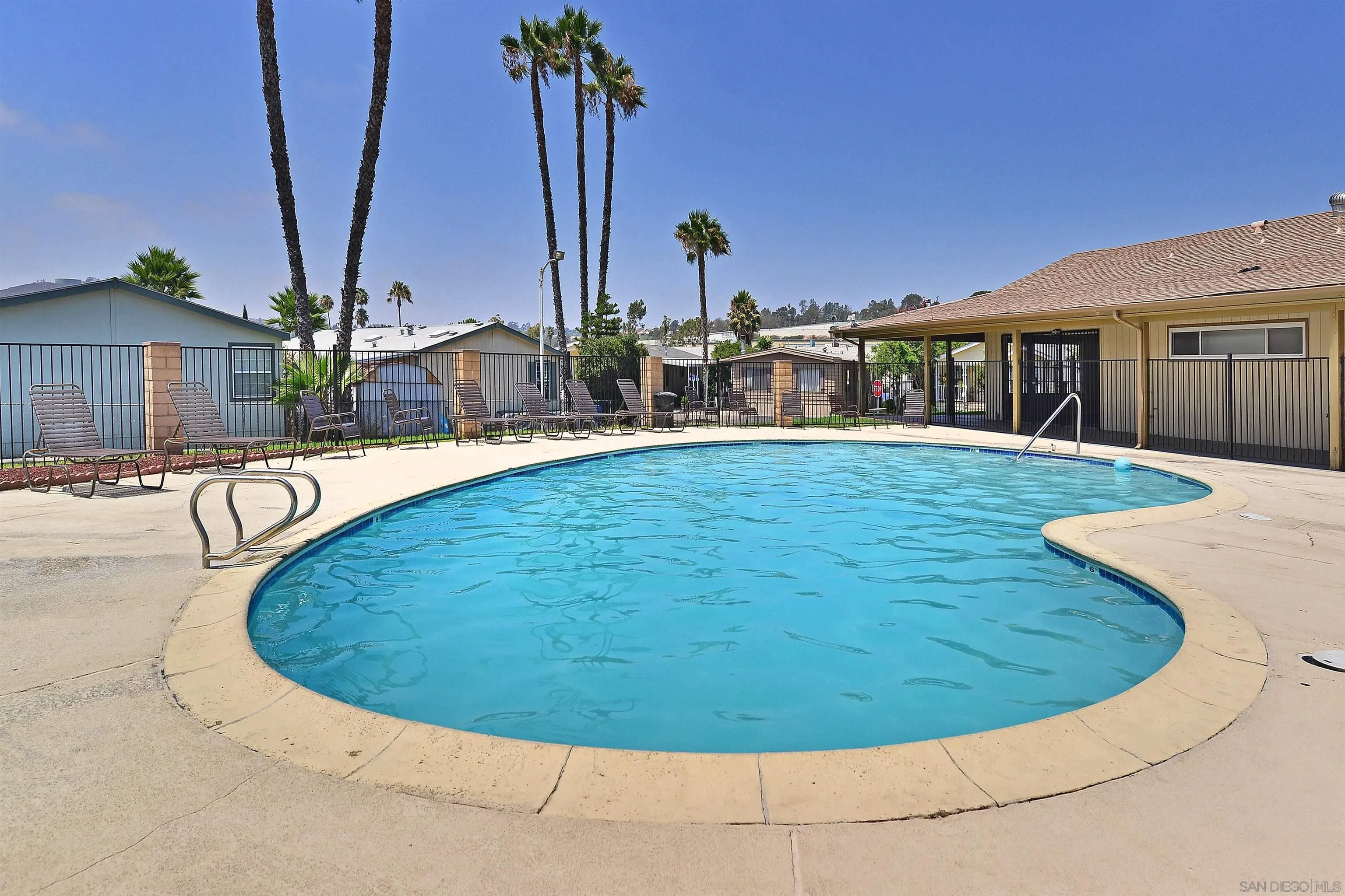 https://cdn.realtyfeed.com/cdn/127/250041743/5de65b1202c158da6de4ae3a7933f197.webp