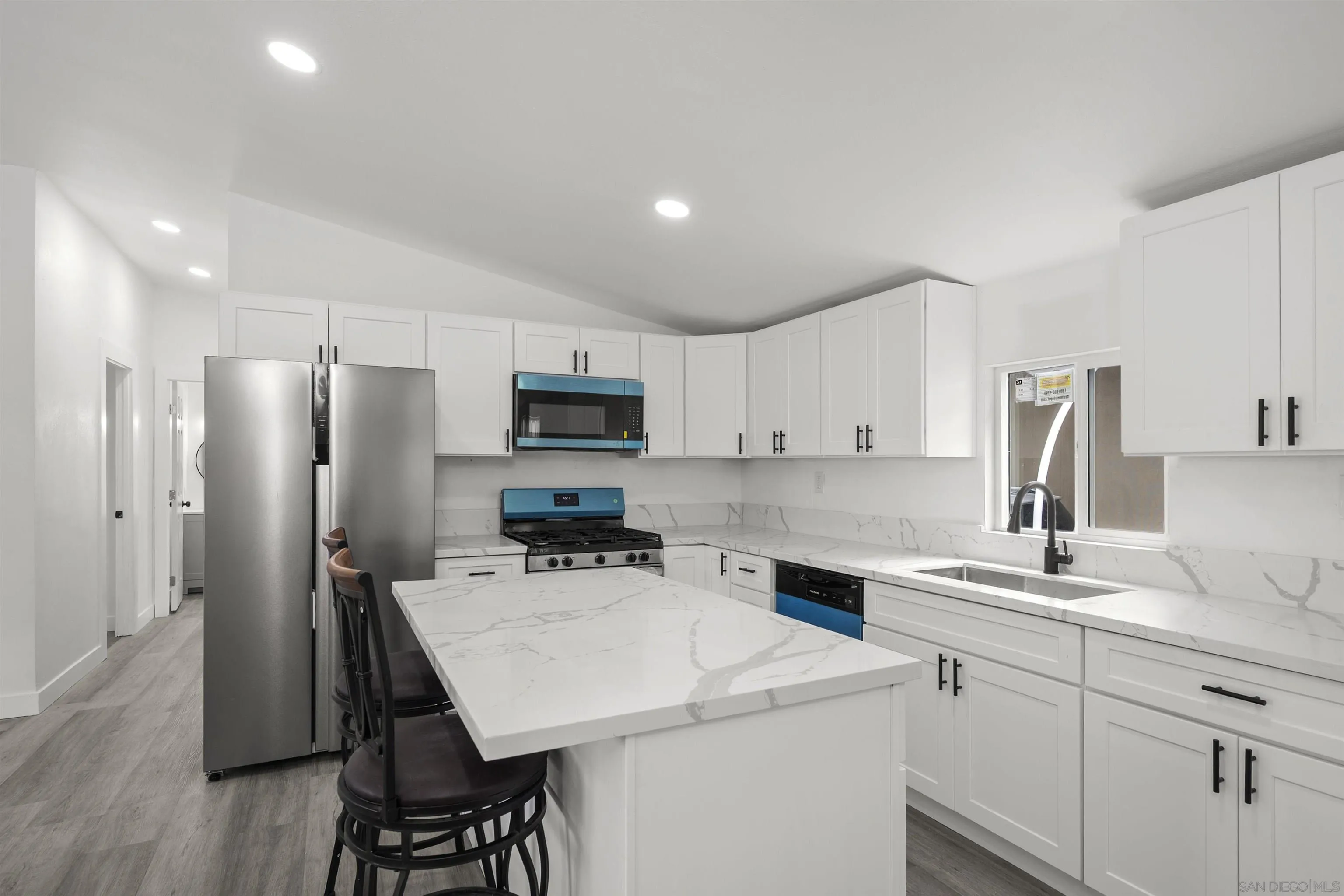 https://cdn.realtyfeed.com/cdn/127/250041743/c20893bd28915f88232891e14e30c7ba.webp