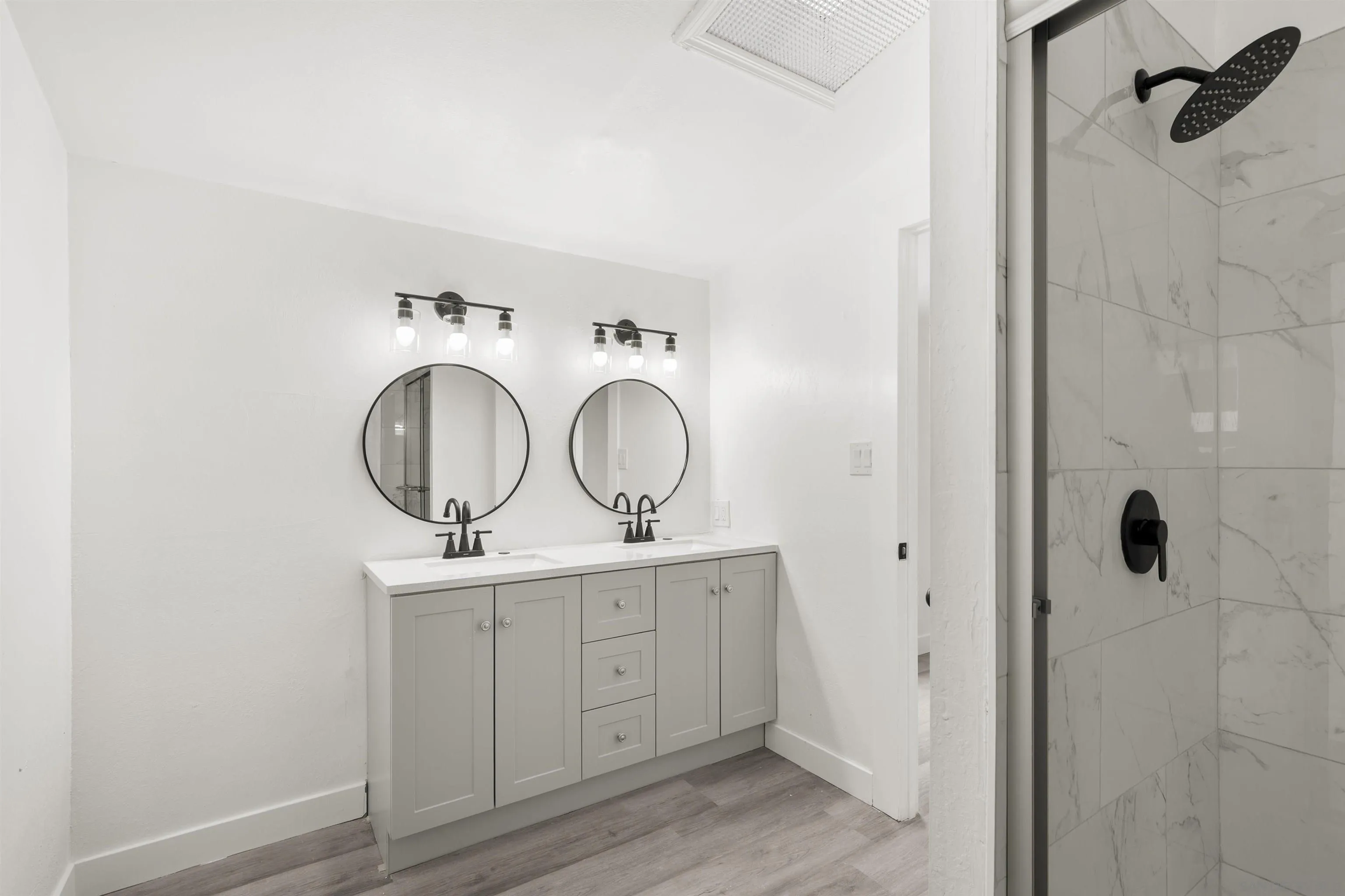 https://cdn.realtyfeed.com/cdn/127/250041743/eef3e806b4b511507852cad7a6837d80.webp