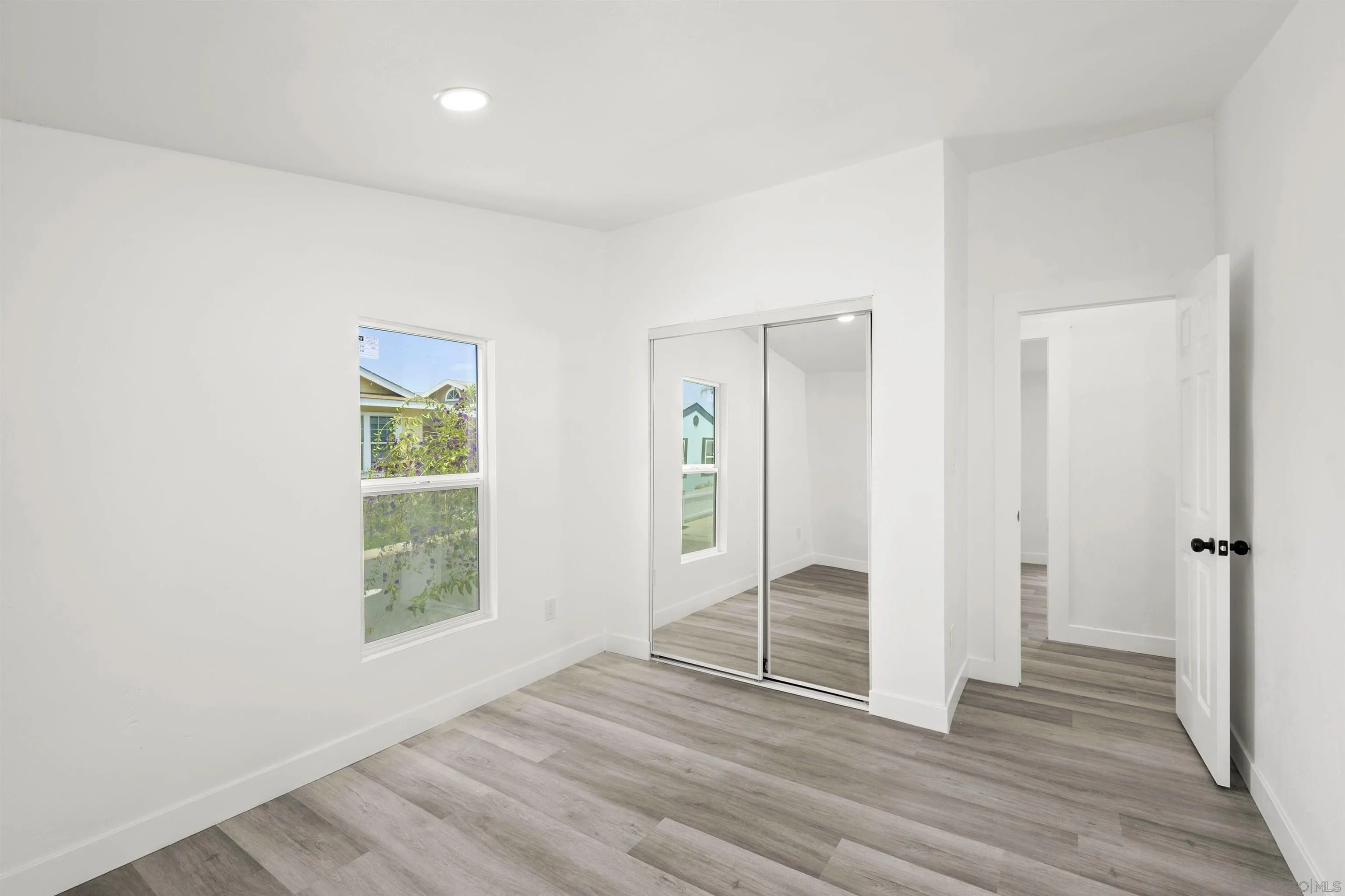 https://cdn.realtyfeed.com/cdn/127/250041743/f74d5f474647a4067715eee54aa3d843.webp