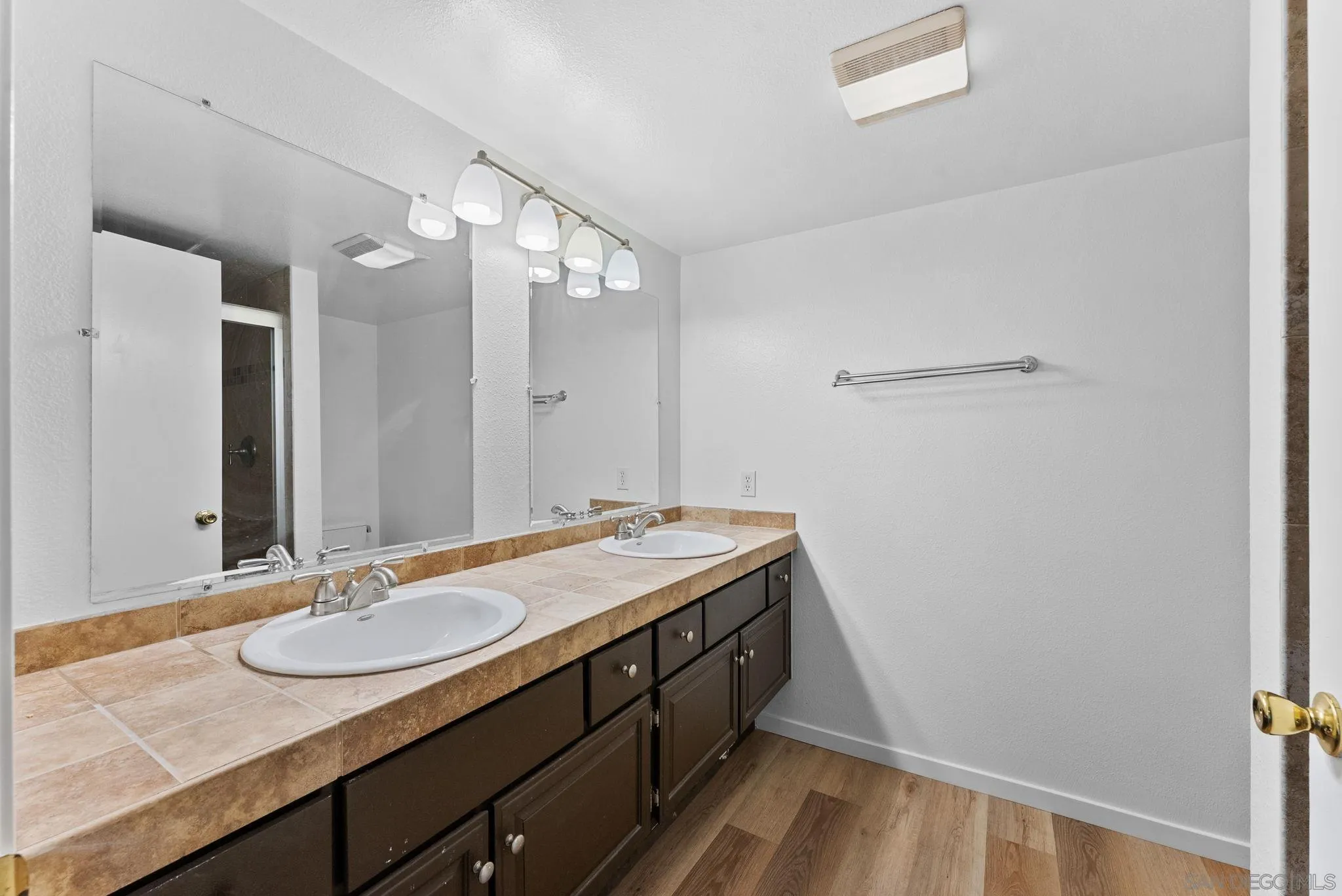 https://cdn.realtyfeed.com/cdn/127/250041746/10a58e3366f70e9b0a7404b82269efe0.webp