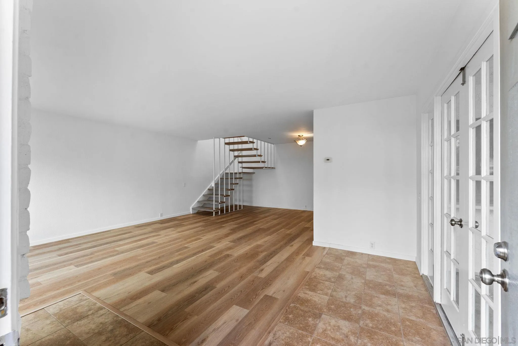 Photo #2: 250041746 Listing 